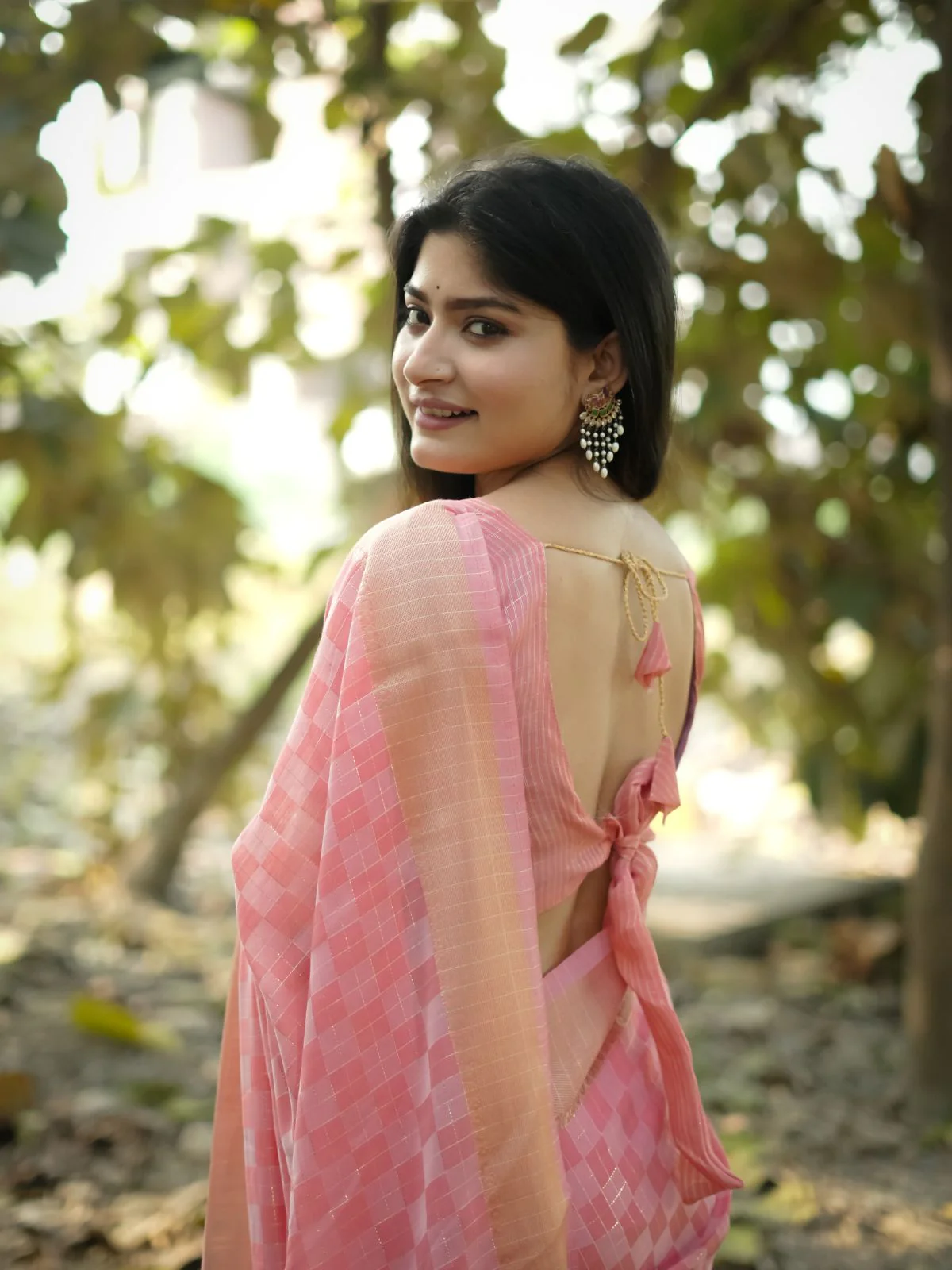 Odette Peach Silk Blend Woven Saree For Women - Image 2