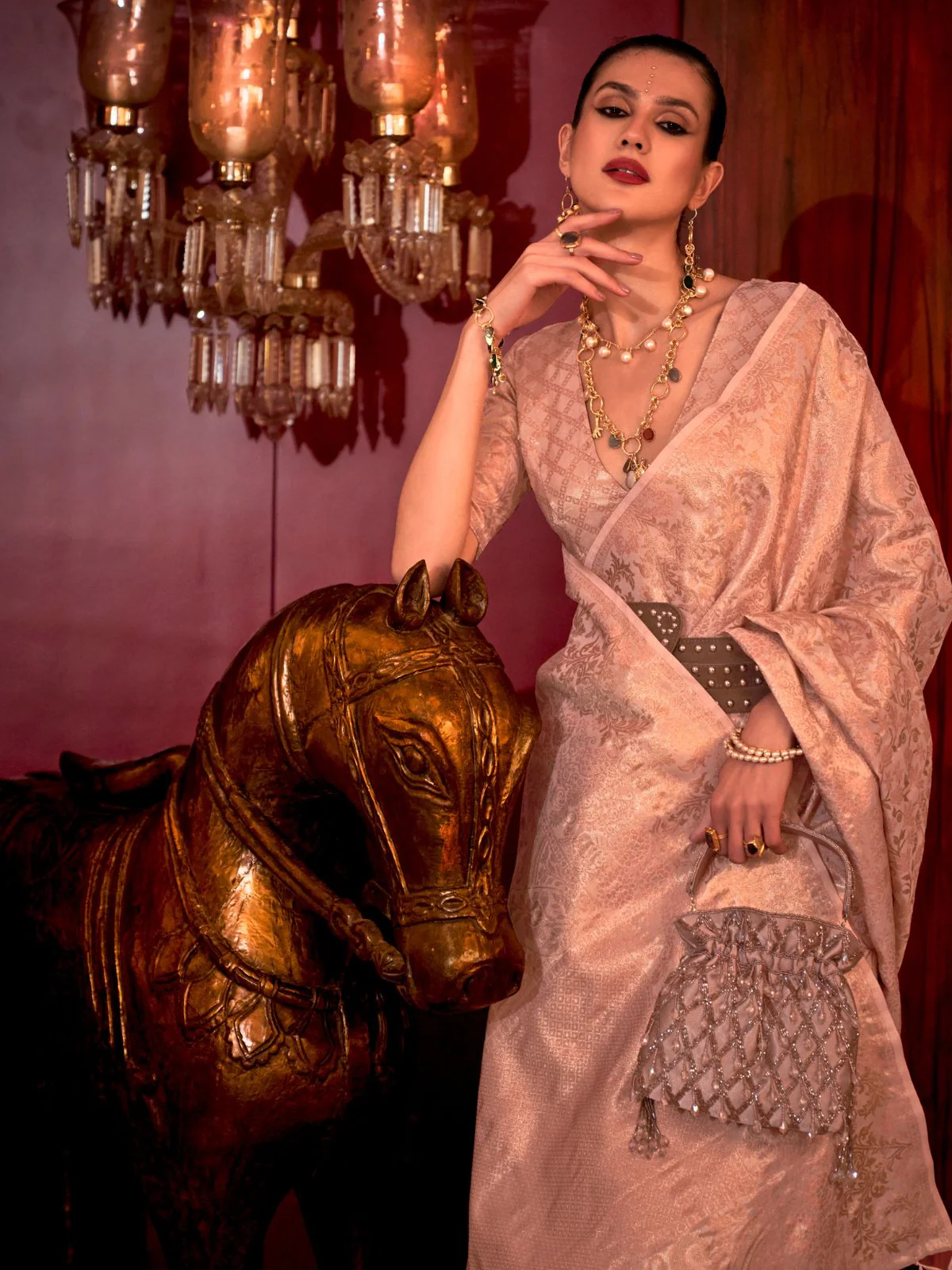 Odette Peach Silk Blend Woven Saree With Unstitched Blouse For  Women - Image 2