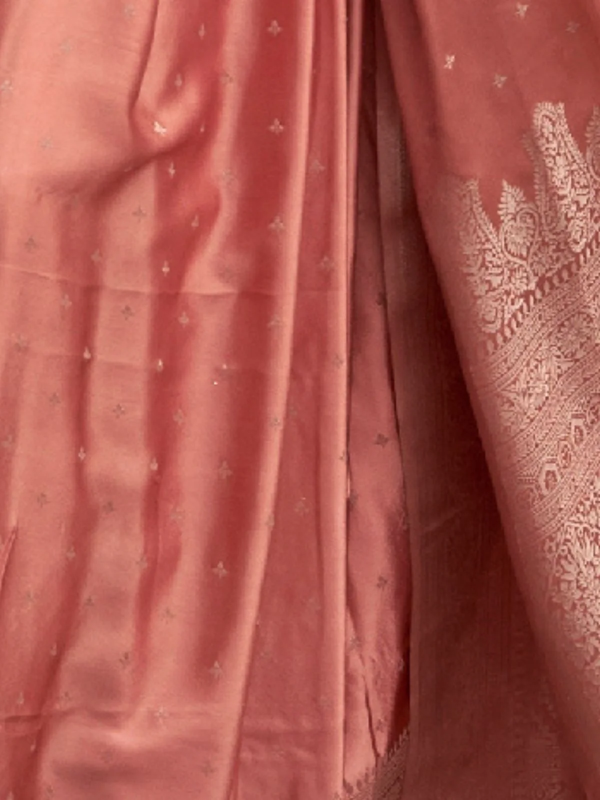 Odette Peach Silk Blend Woven Saree With Unstitched Blouse For Women - Image 3