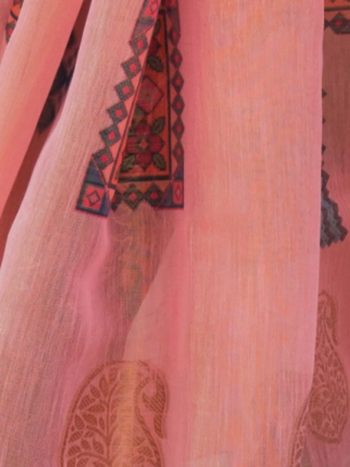 Odette Peach Tissue Printed Saree With Unstitched Blouse For Women - Image 3