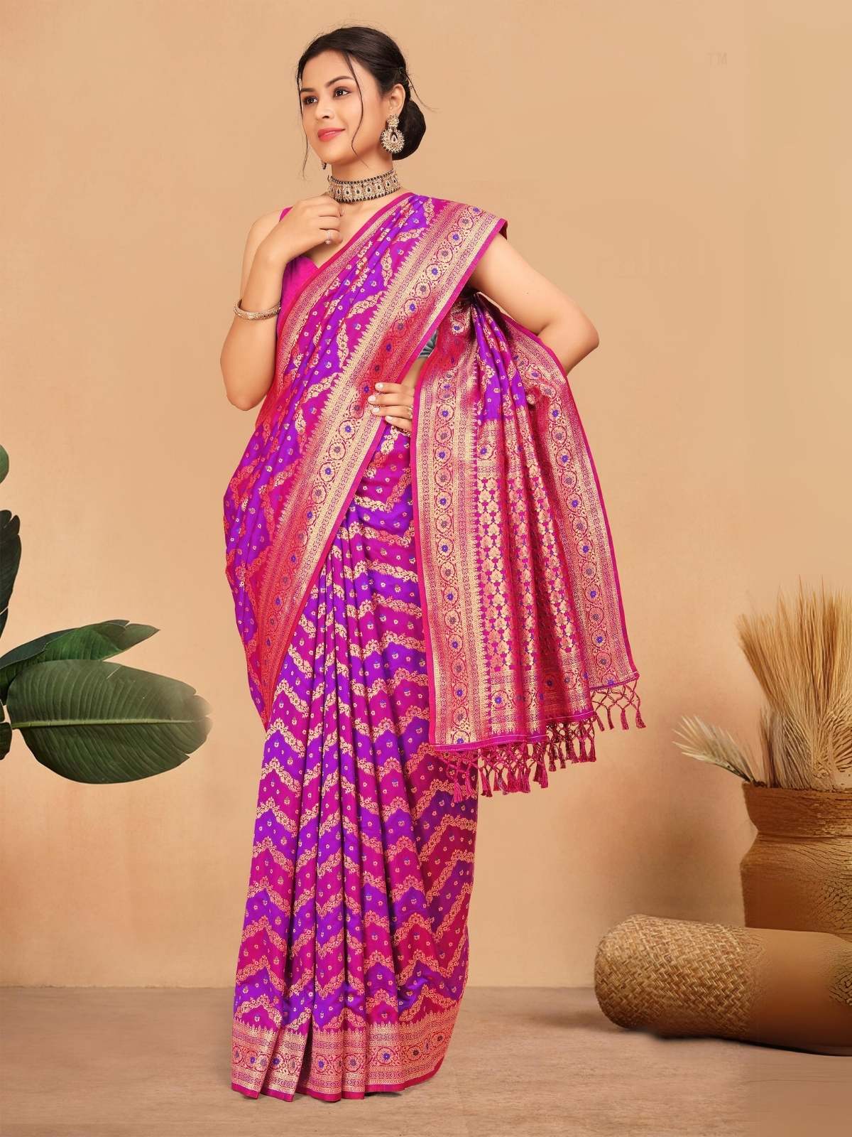 Odette Pink And Blue Woven Banarasi Silk Saree With Unstitched Blouse for Women - Image 2