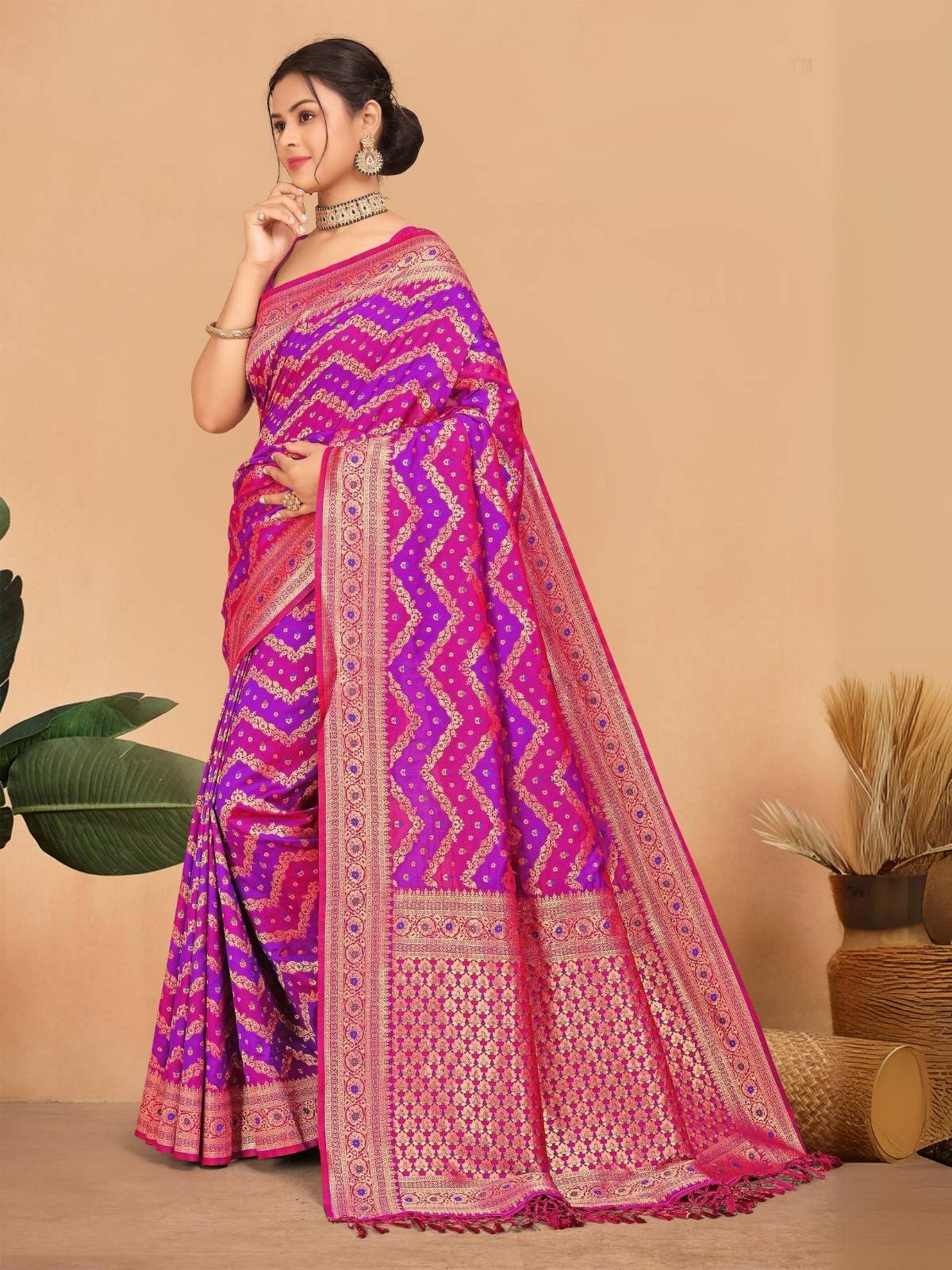 Odette Pink And Blue Woven Banarasi Silk Saree With Unstitched Blouse for Women - Image 5