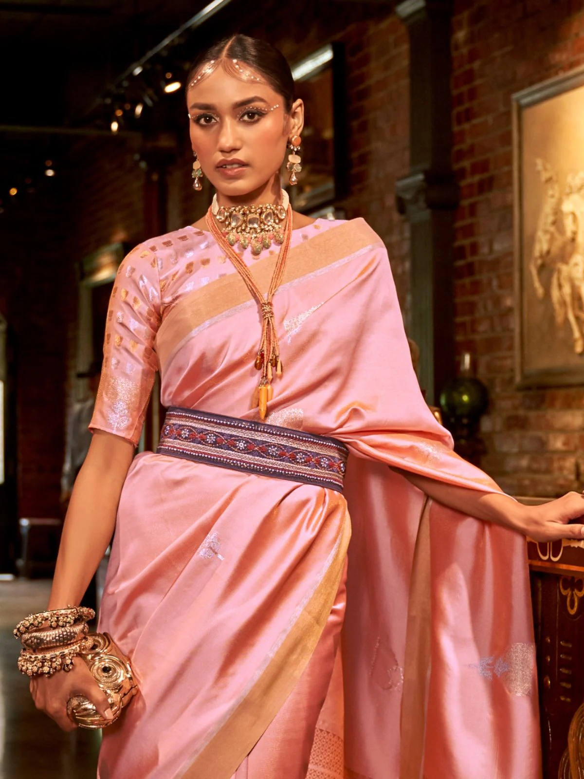 Odette Pink And Gold Woven Design Silk Blend Saree With Unstitched Blouse For Women - Image 3