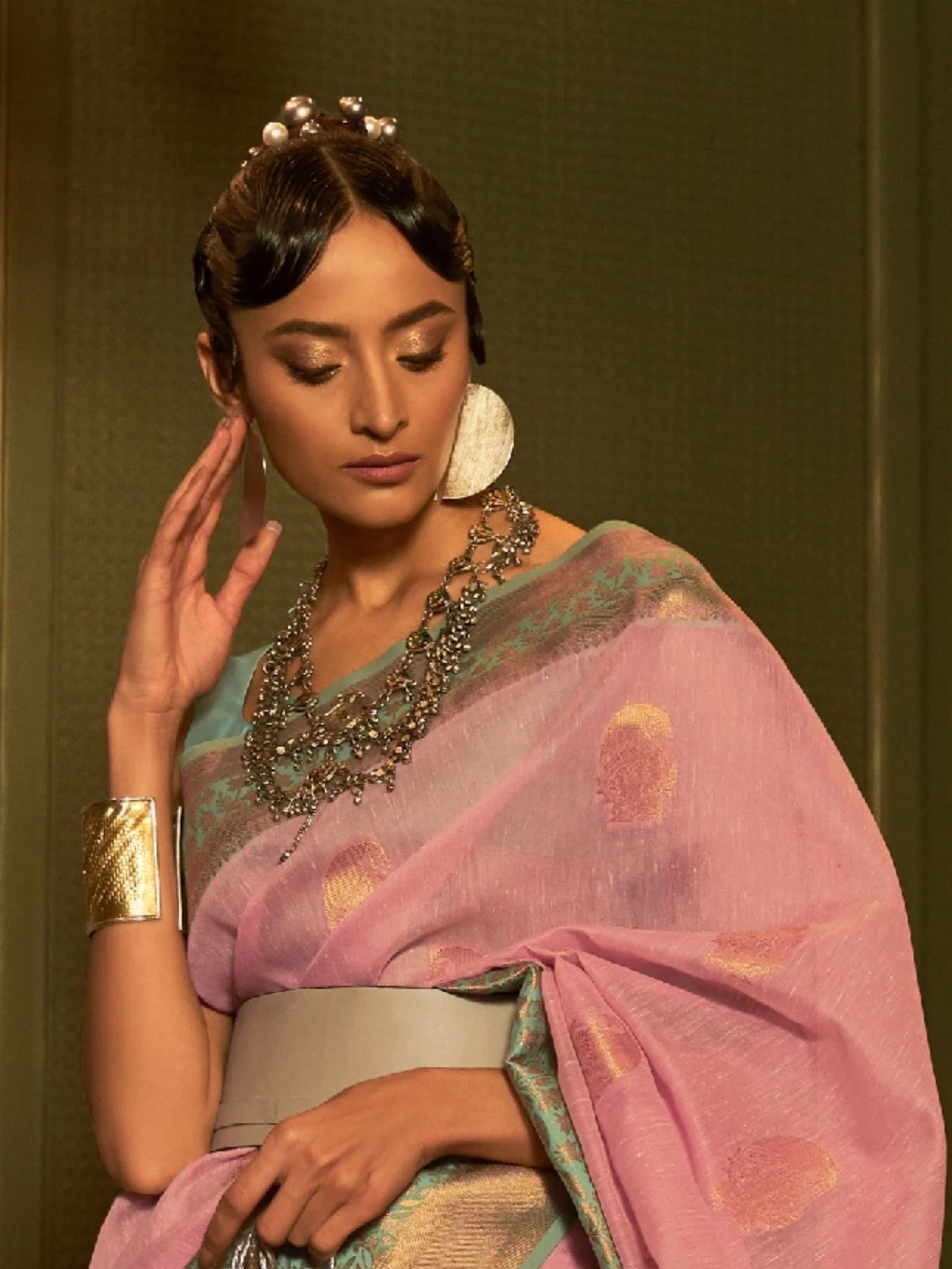 Odette Pink And Sea Green Woven Design Linen Saree With Unstitched Blouse For Women - Image 3