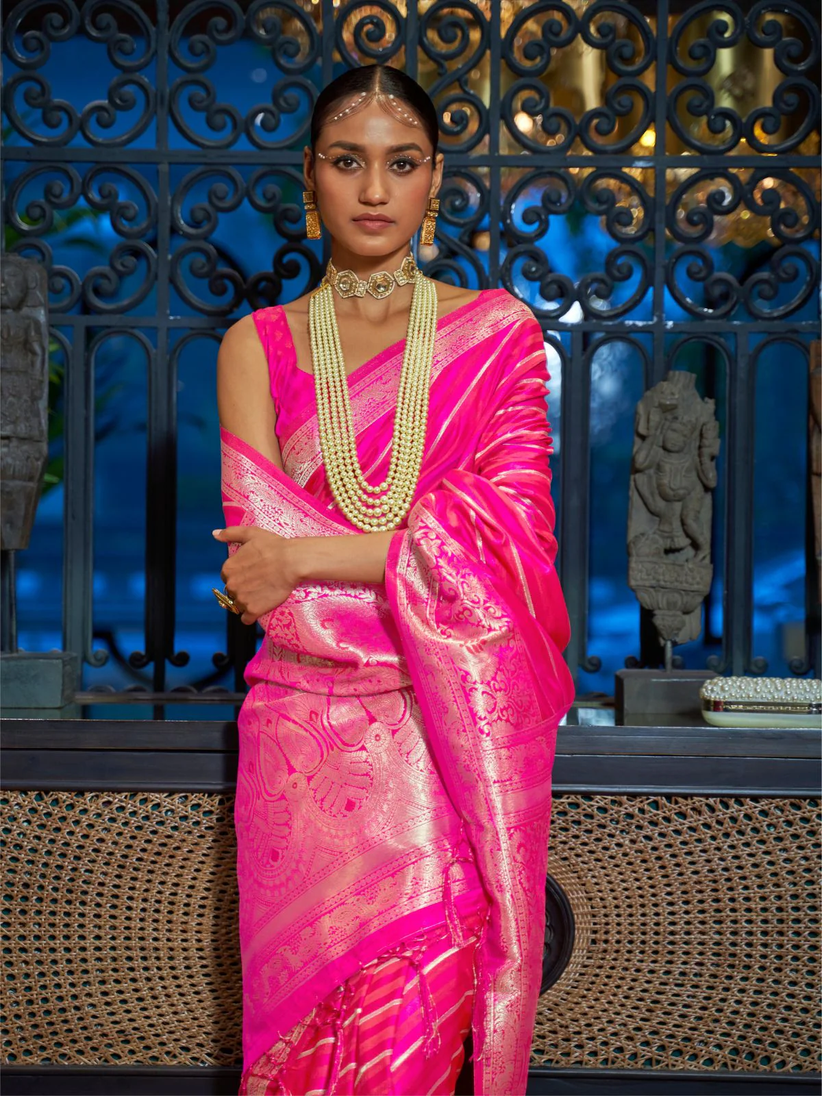 Odette Pink And Silver Woven Design Silk Blend Saree With Unstitched Blouse For Women - Image 2