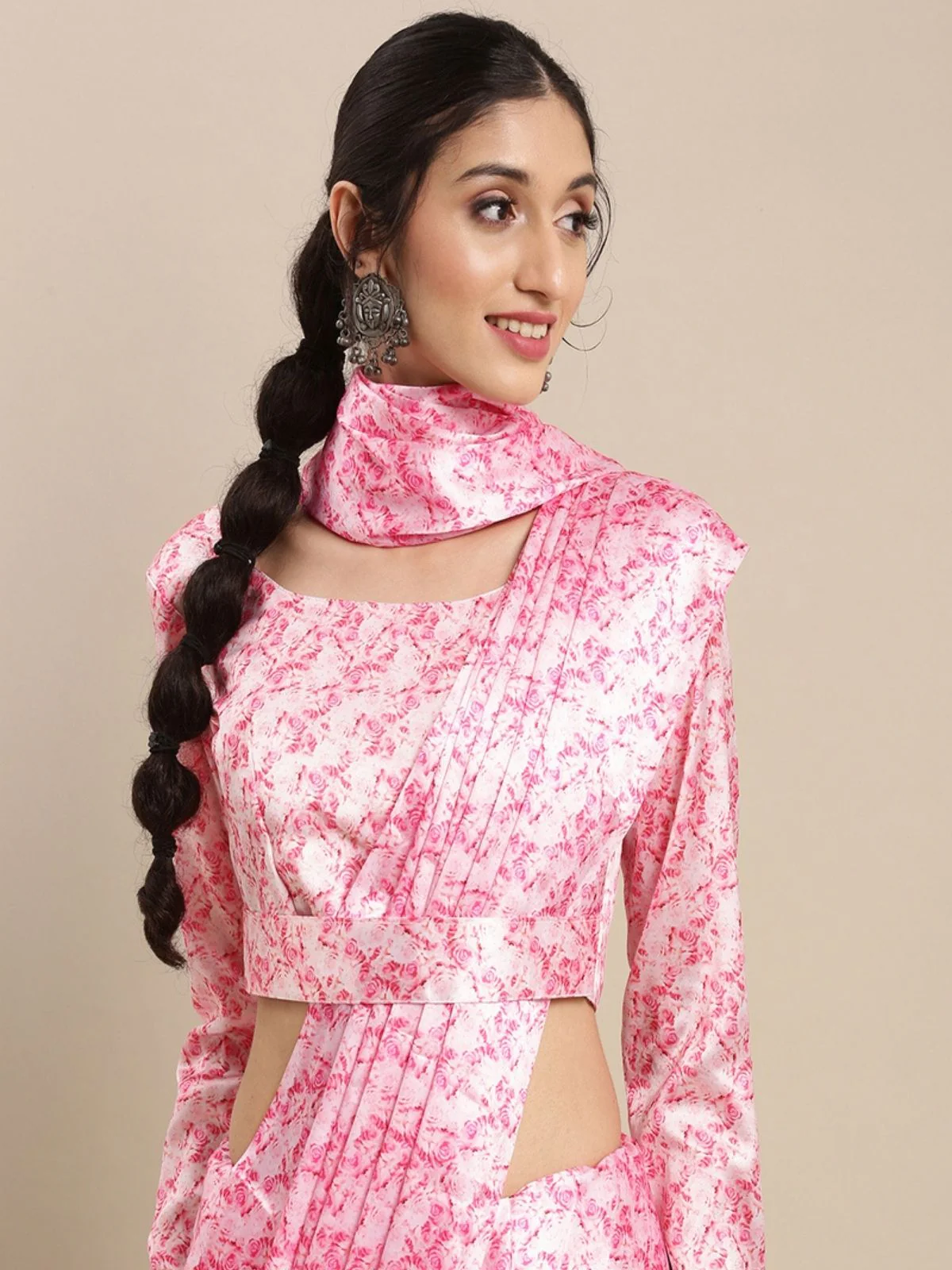 Odette Pink And White Satin Printed Saree With Unstitched Blouse For Women - Image 3