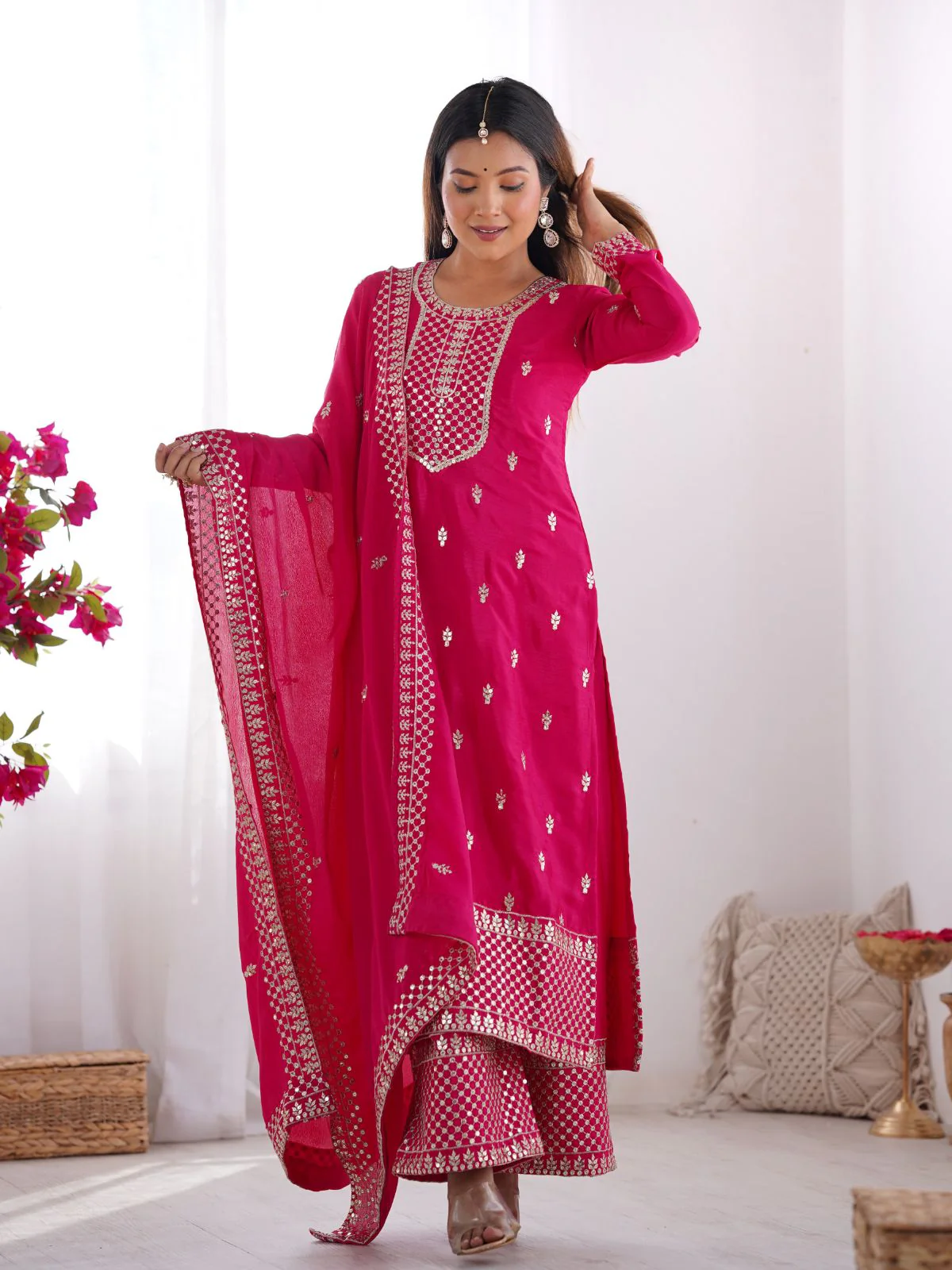 Odette Pink Chinon Embroidered Kurta Set For Women - Image 2