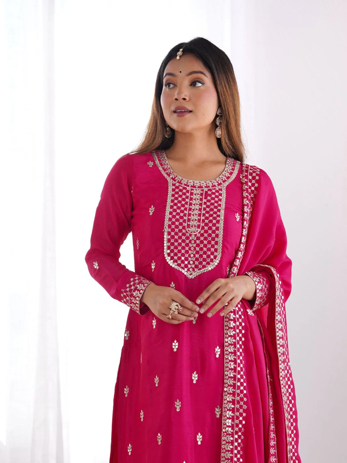 Odette Pink Chinon Embroidered Kurta Set For Women - Image 4