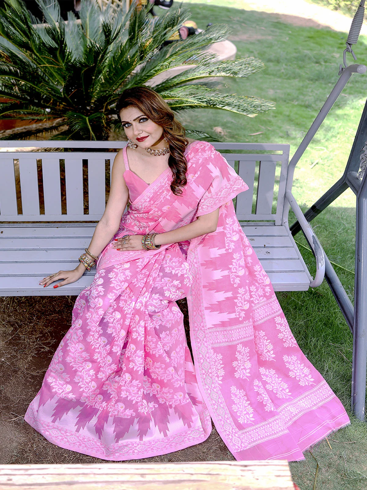 Odette Pink Cotton Blend Woven Saree With Unstitched Blouse For Women - Image 3