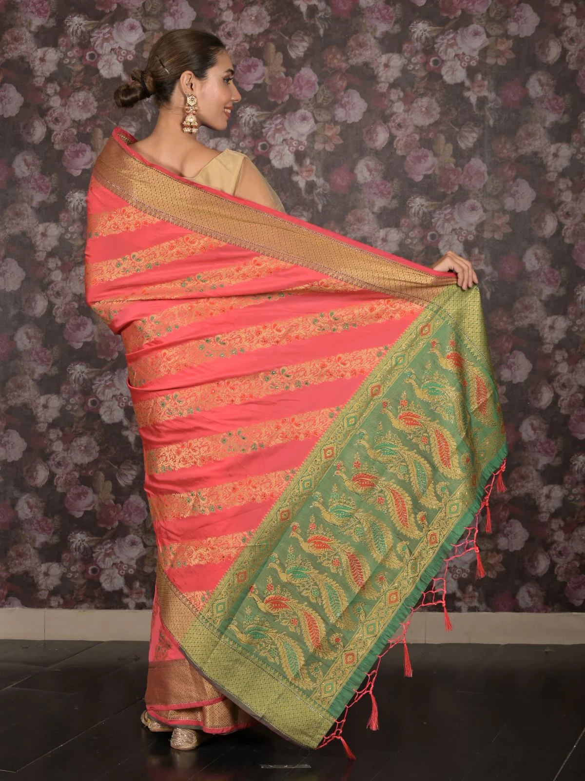 Odette Pink Cotton Blend Woven Saree with Unstitched Blouse for Women - Image 4