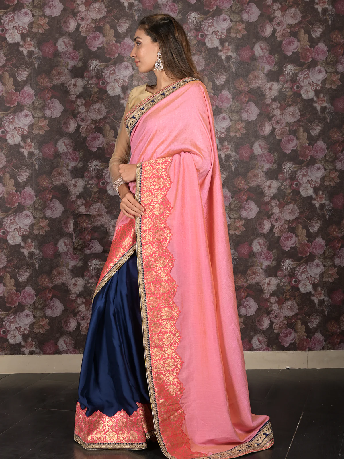 Odette Pink Embroidered Gold Shaded Silk Blend Saree with Unstitched Blouse for Women - Image 4