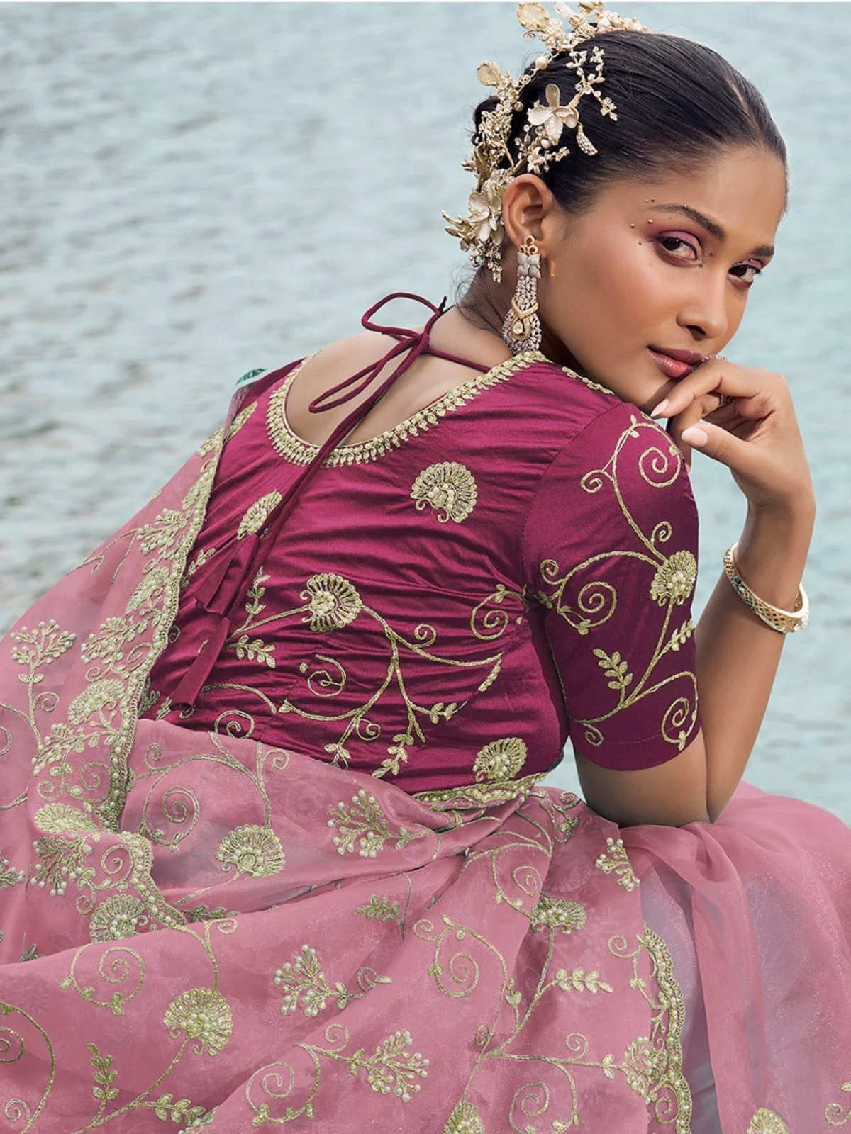 Odette Pink Embroidered Organza Saree With Unstitched Blouse For Women - Image 3