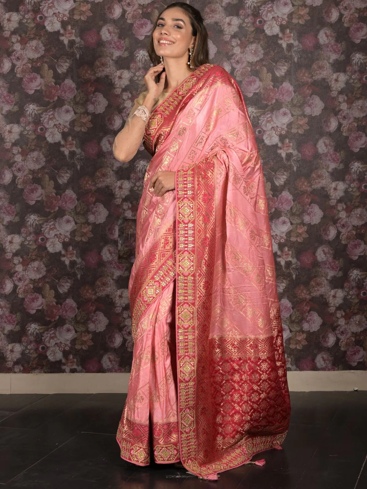 Odette Pink Embroidered Silk Blend Saree with Unstitched Blouse for Women - Image 2