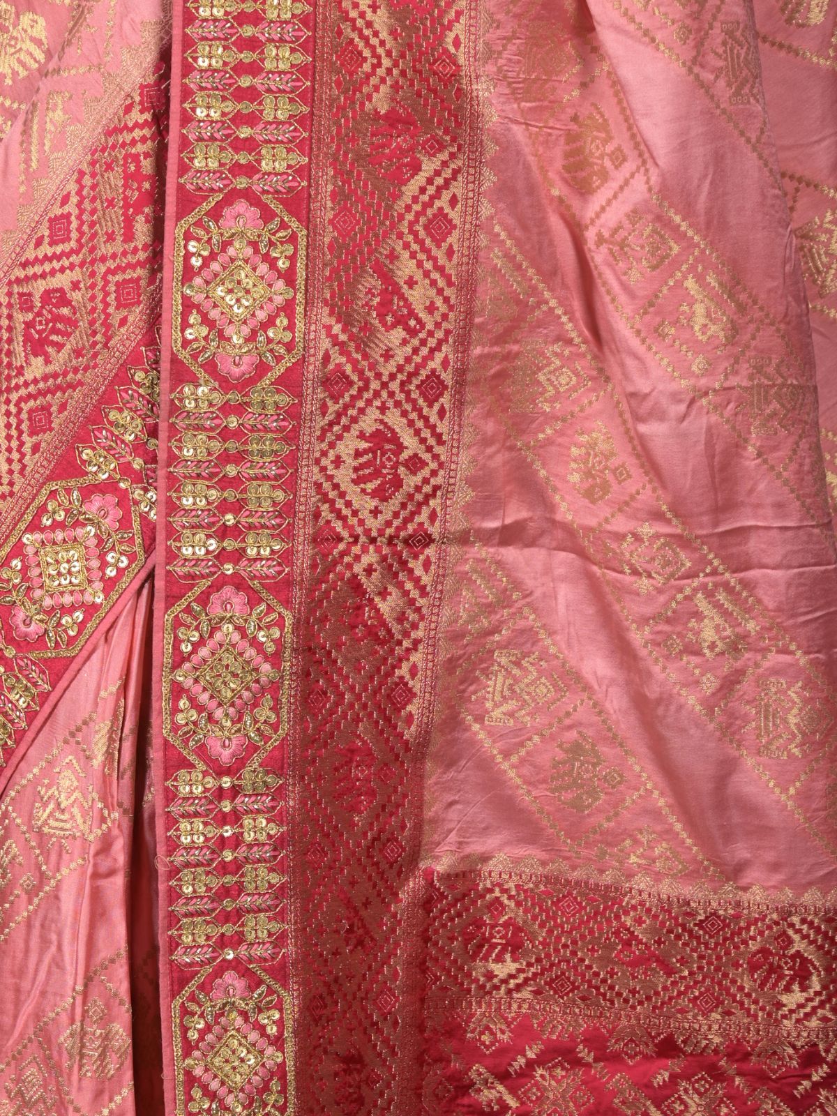 Odette Pink Embroidered Silk Blend Saree with Unstitched Blouse for Women - Image 5