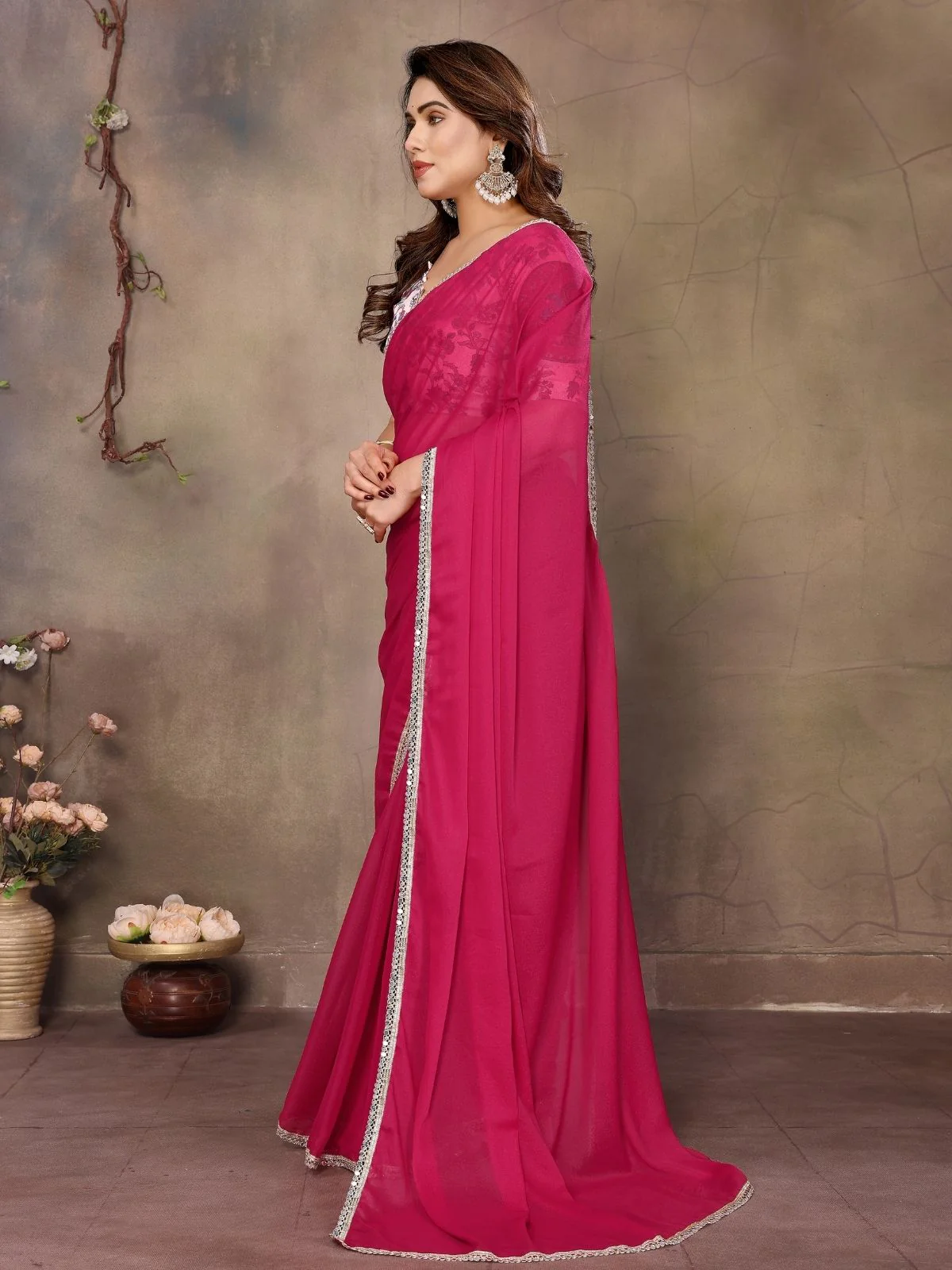 Odette Pink Georgette Plain Saree With Unstitched Blouse For Women - Image 3