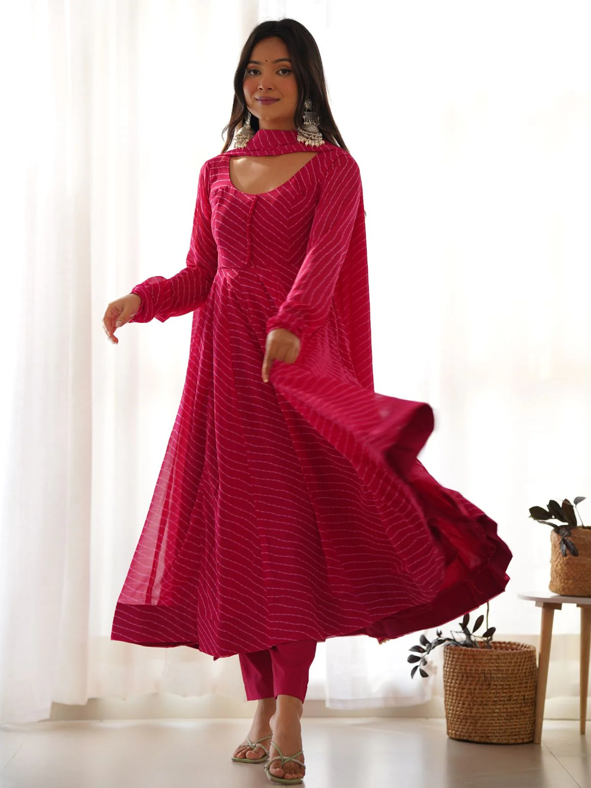 Odette Pink Georgette Printed Kurta Set For Women - Image 3