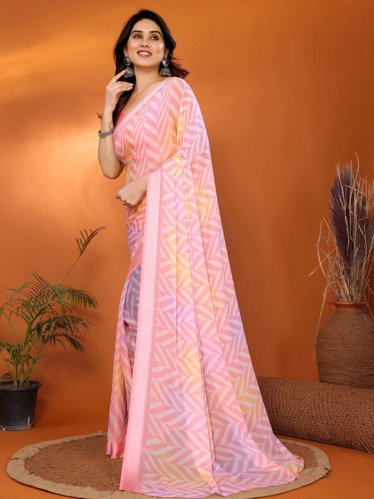 Odette Pink Georgette Printed Saree With Unstitched Blouse For Women - Image 2