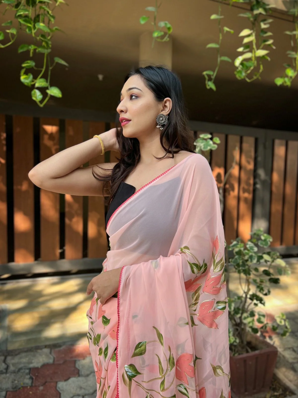 Odette Pink Georgette Printed Saree With Unstitched Blouse For Women - Image 2