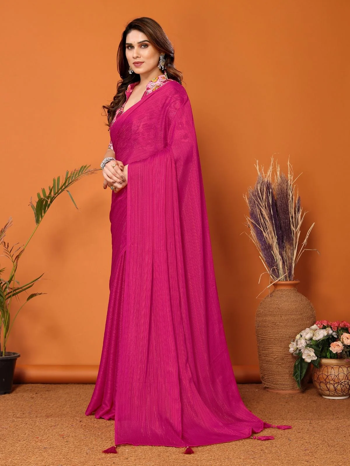 Odette Pink Georgette Solid Saree For Women - Image 2