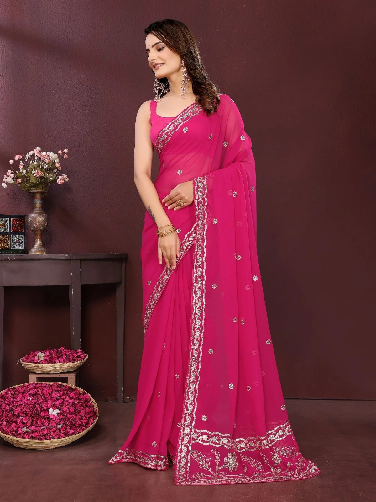 Odette Pink Georgette Solid Saree For Women - Image 2