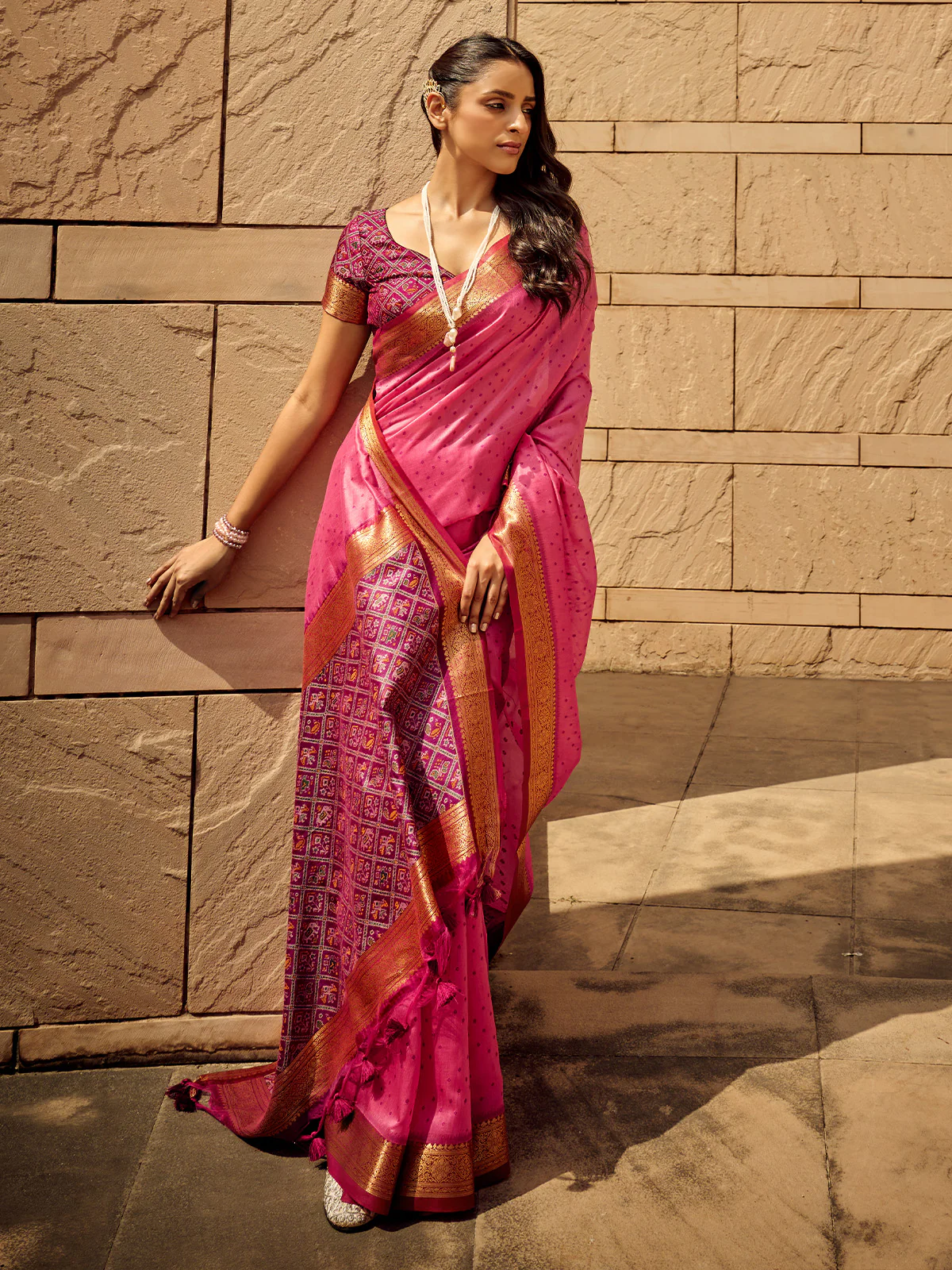 Odette Pink Handloom Woven Saree For Women - Image 2