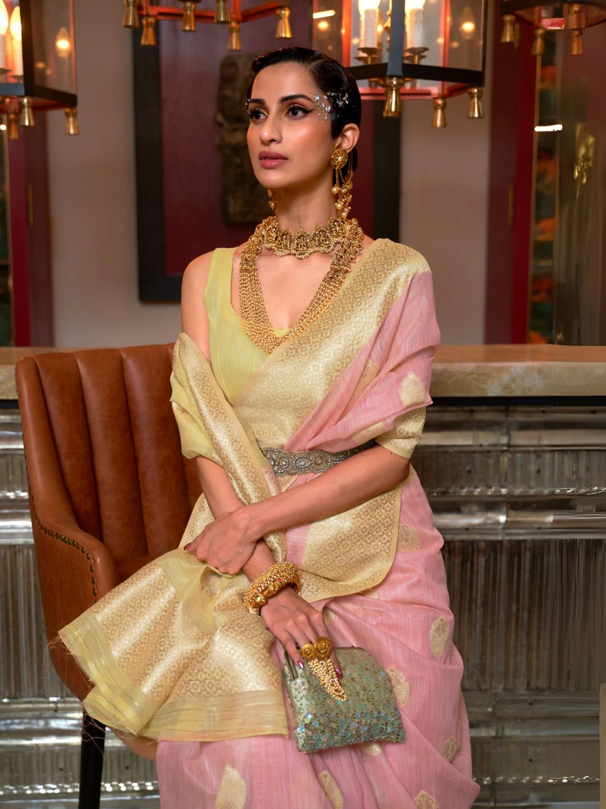 Odette Pink Linen Woven Saree With Unstitched Blouse for Women - Image 2