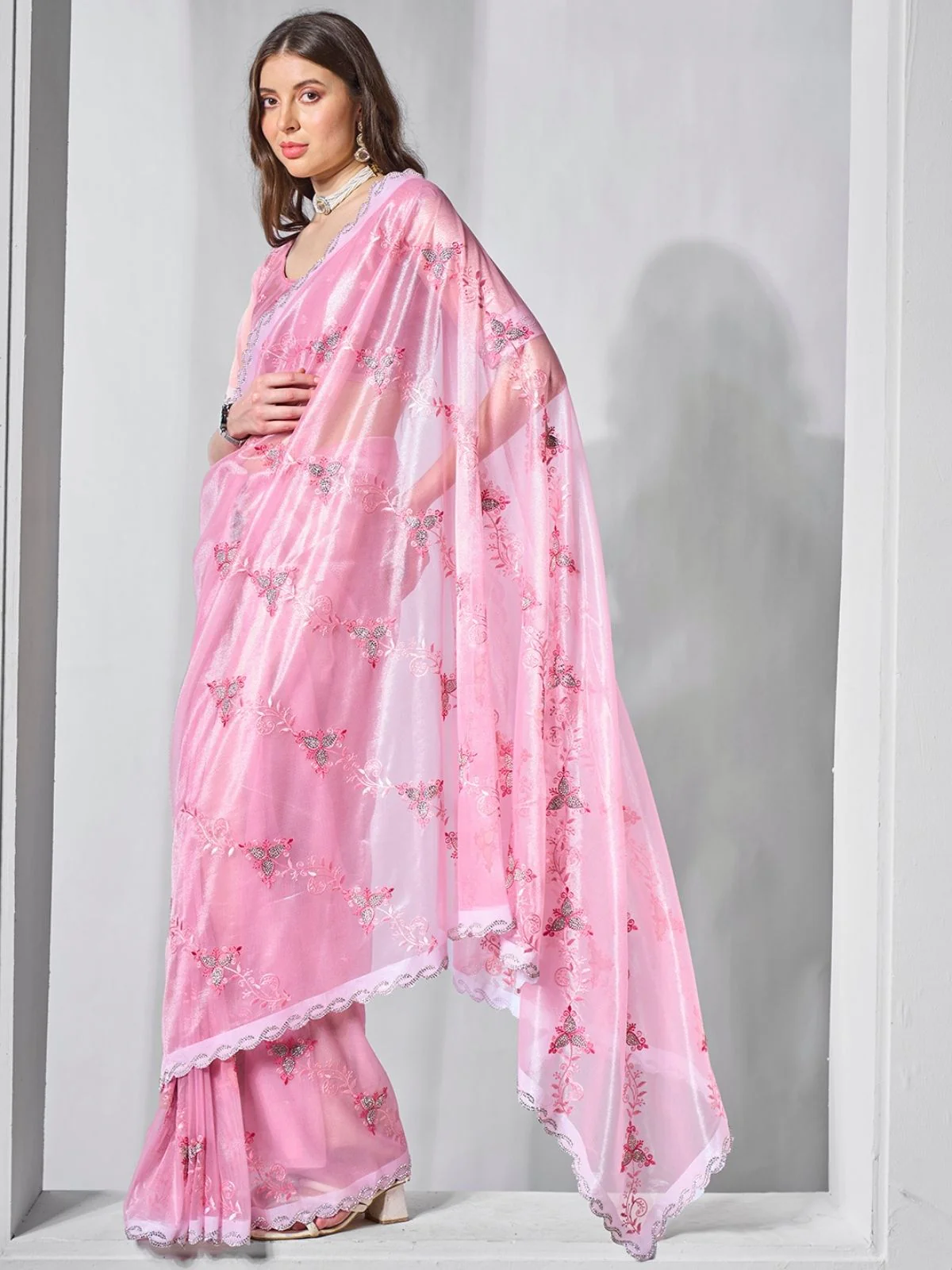 Odette Pink Net Embroidered Saree With Unstitched Blouse For Women - Image 2