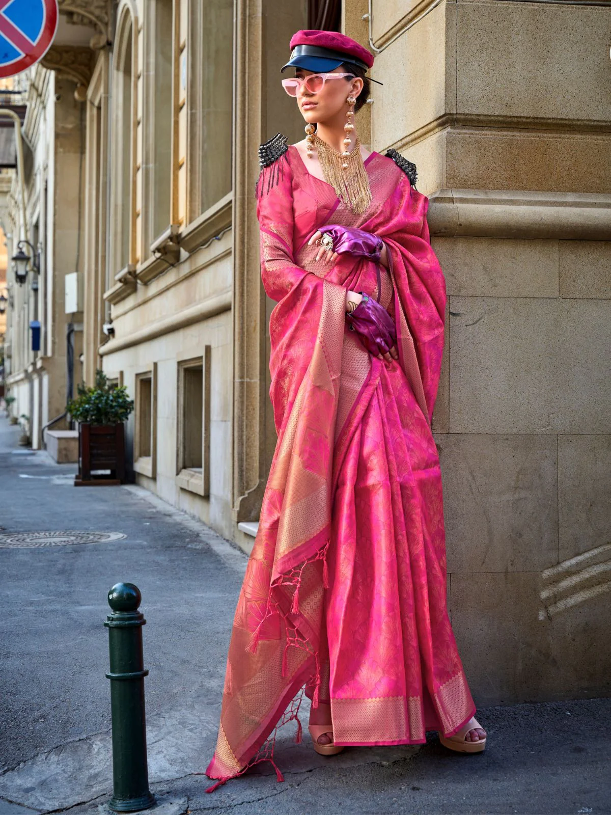 Odette Pink Organza Woven Saree With Unstitched Blouse For Women - Image 2