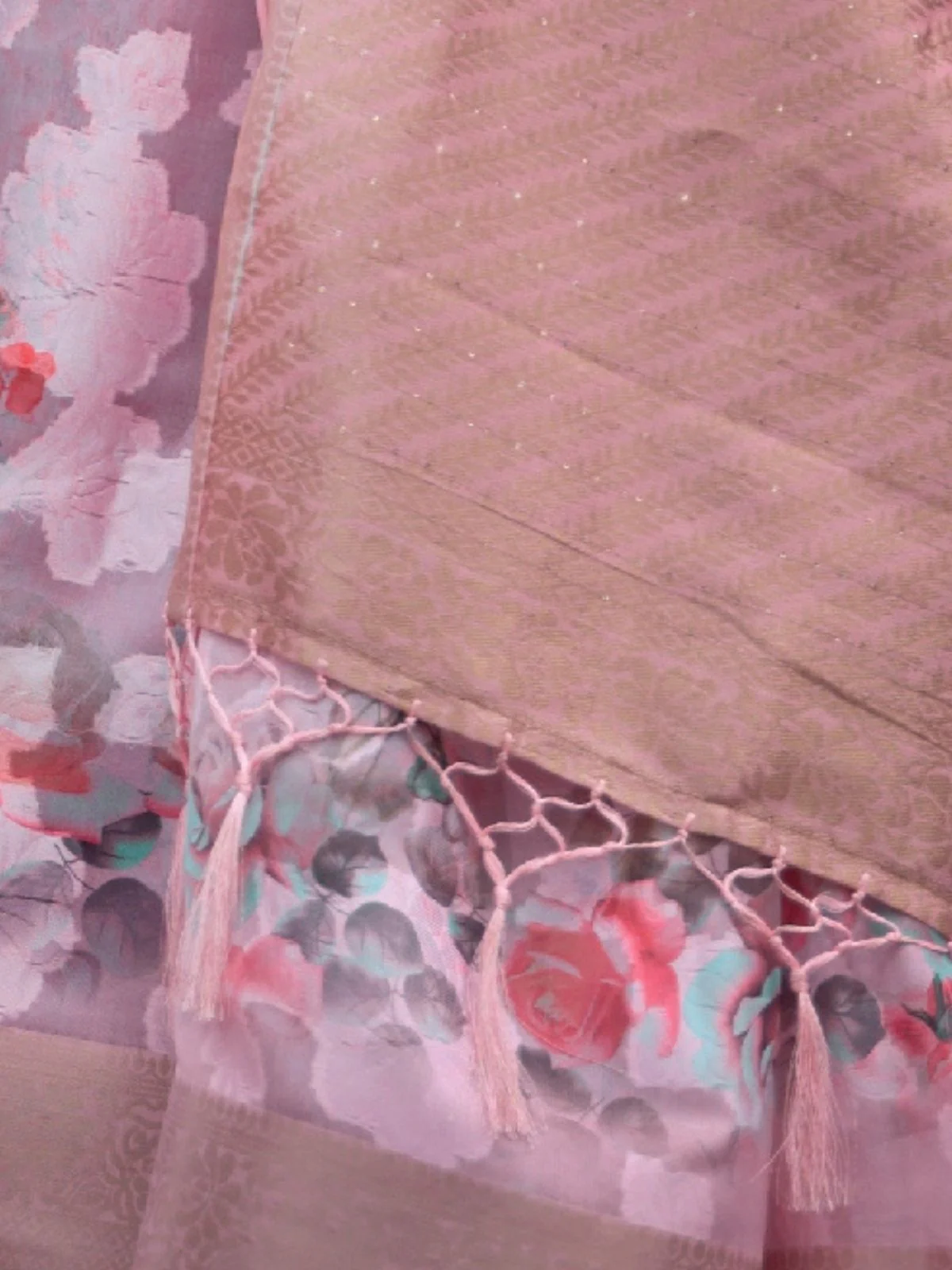 Odette Pink Poly Brasso Woven Saree With Unstitched Blouse For Women - Image 3