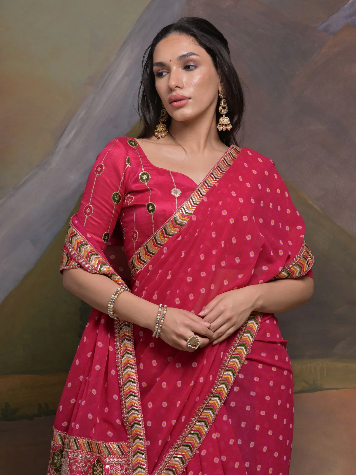 Odette Pink Printed Georgette Saree With Unstitched Blouse For Women - Image 4
