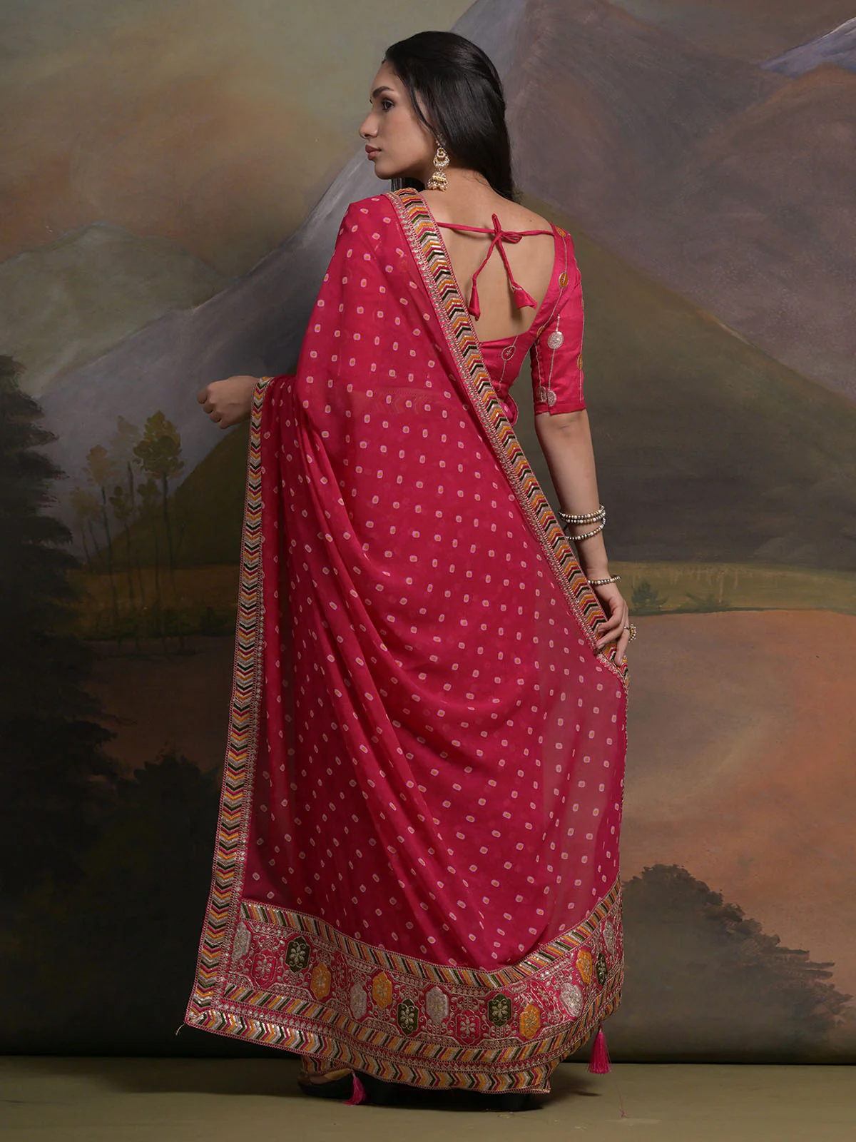 Odette Pink Printed Georgette Saree With Unstitched Blouse For Women - Image 5