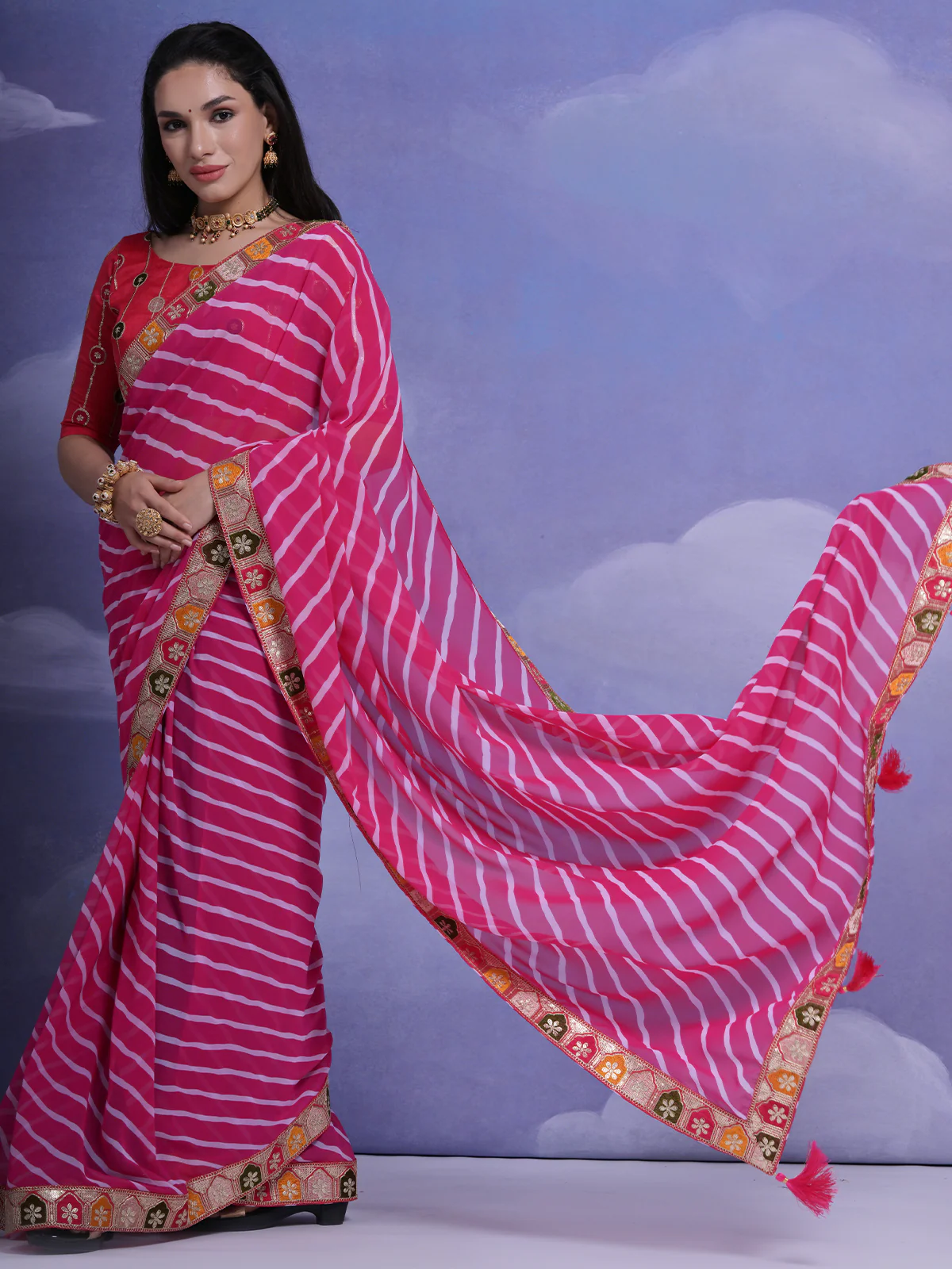 Odette Pink Printed Georgette Saree With Unstitched Blouse For Women - Image 2