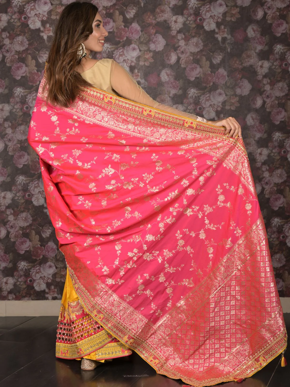 Odette Pink Silk Blend Embroidered Woven Saree with Unstitched Blouse for Women - Image 4