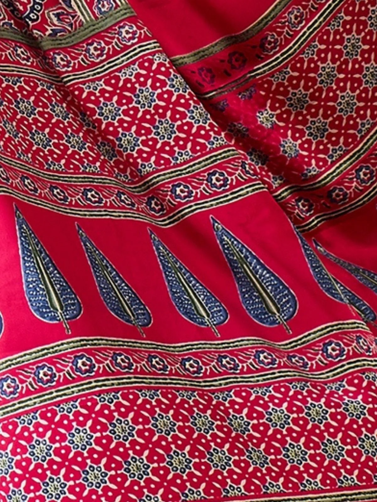 Odette Pink Silk Blend Printed Elegant Saree For Women - Image 5