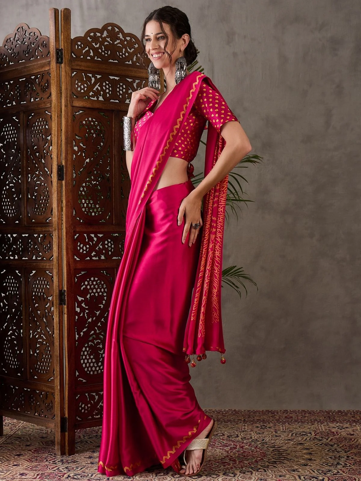 Odette Pink Silk Blend Printed Elegant Saree For Women - Image 3