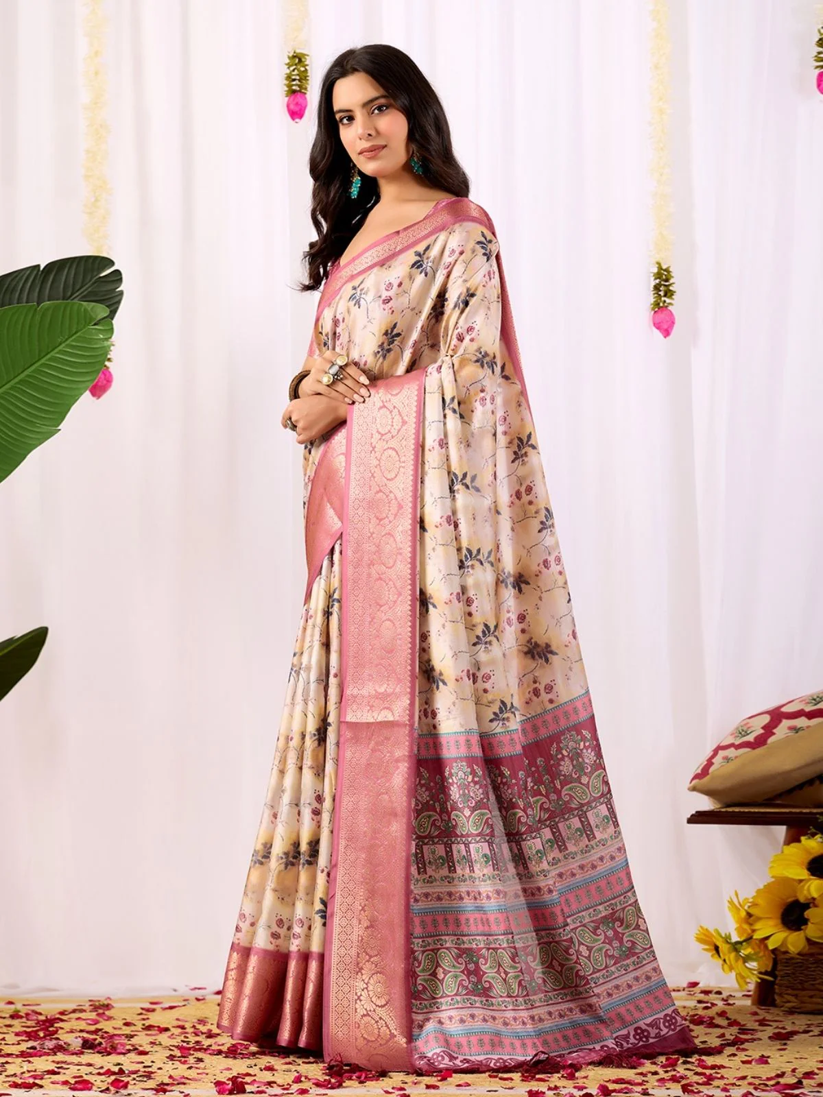 Odette Pink Silk Blend Printed Saree For Women - Image 2