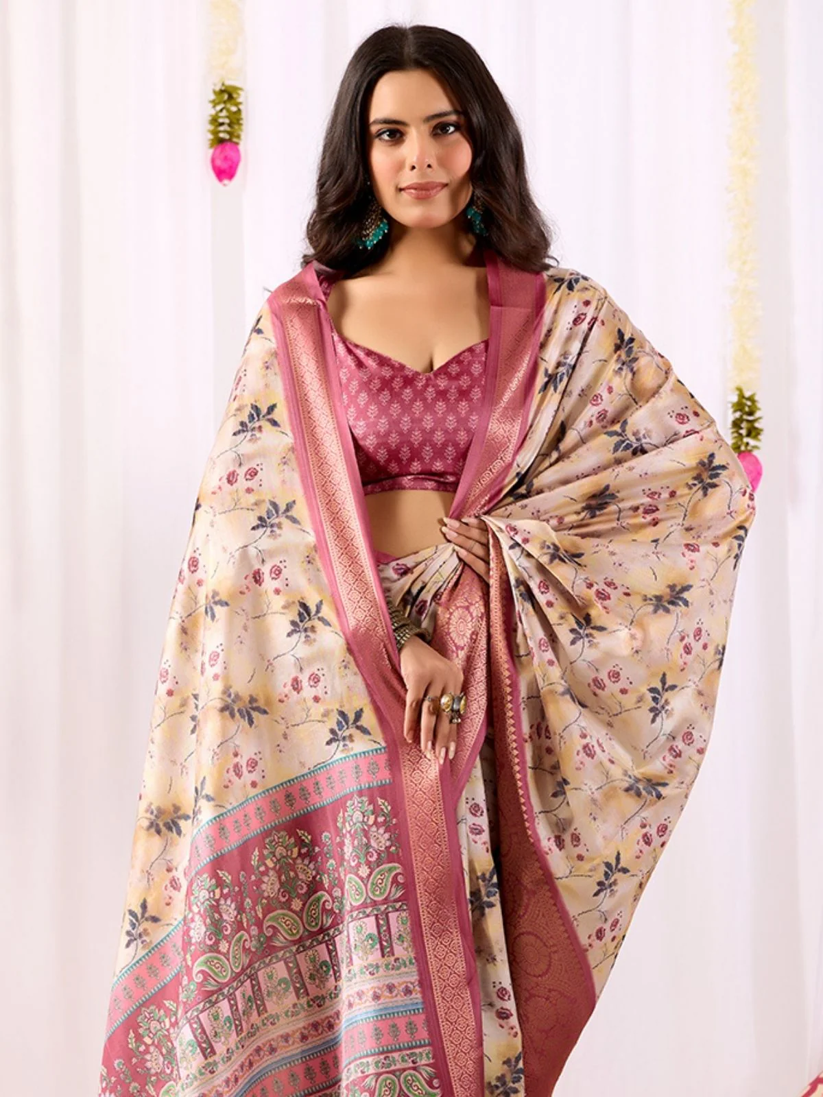 Odette Pink Silk Blend Printed Saree For Women - Image 4