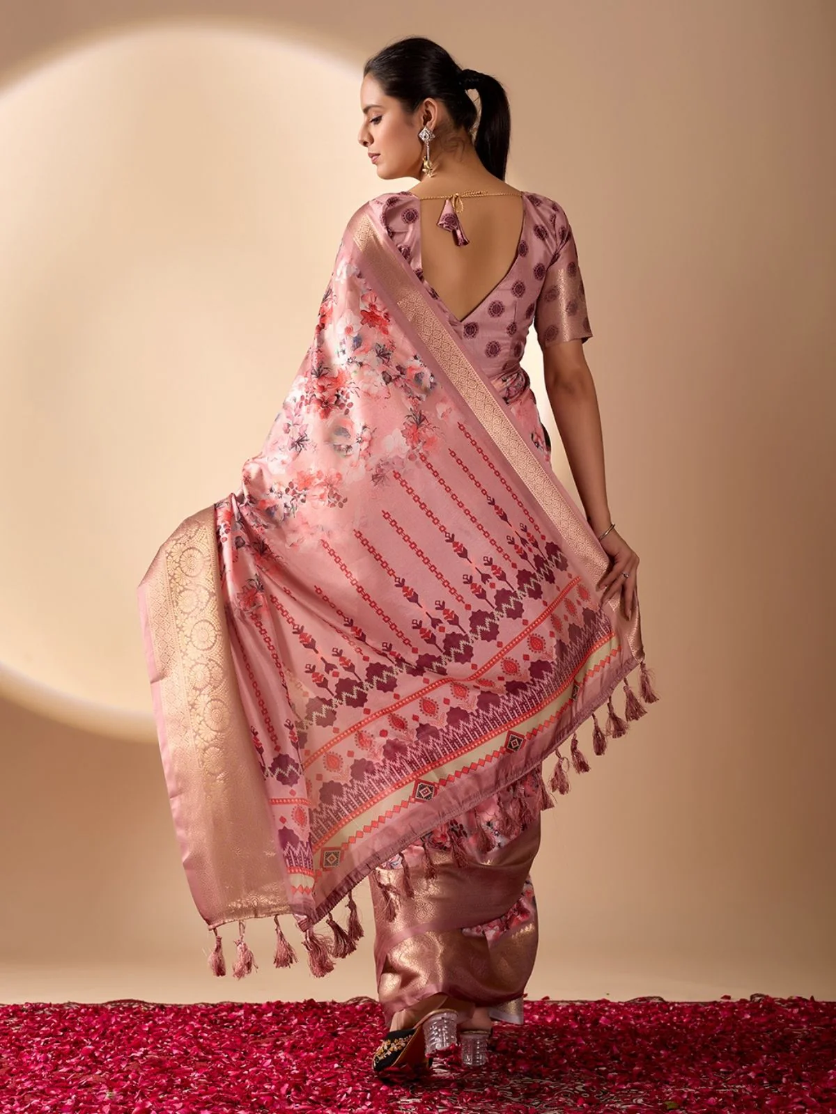 Odette Pink Silk Blend Printed Saree For Women - Image 3
