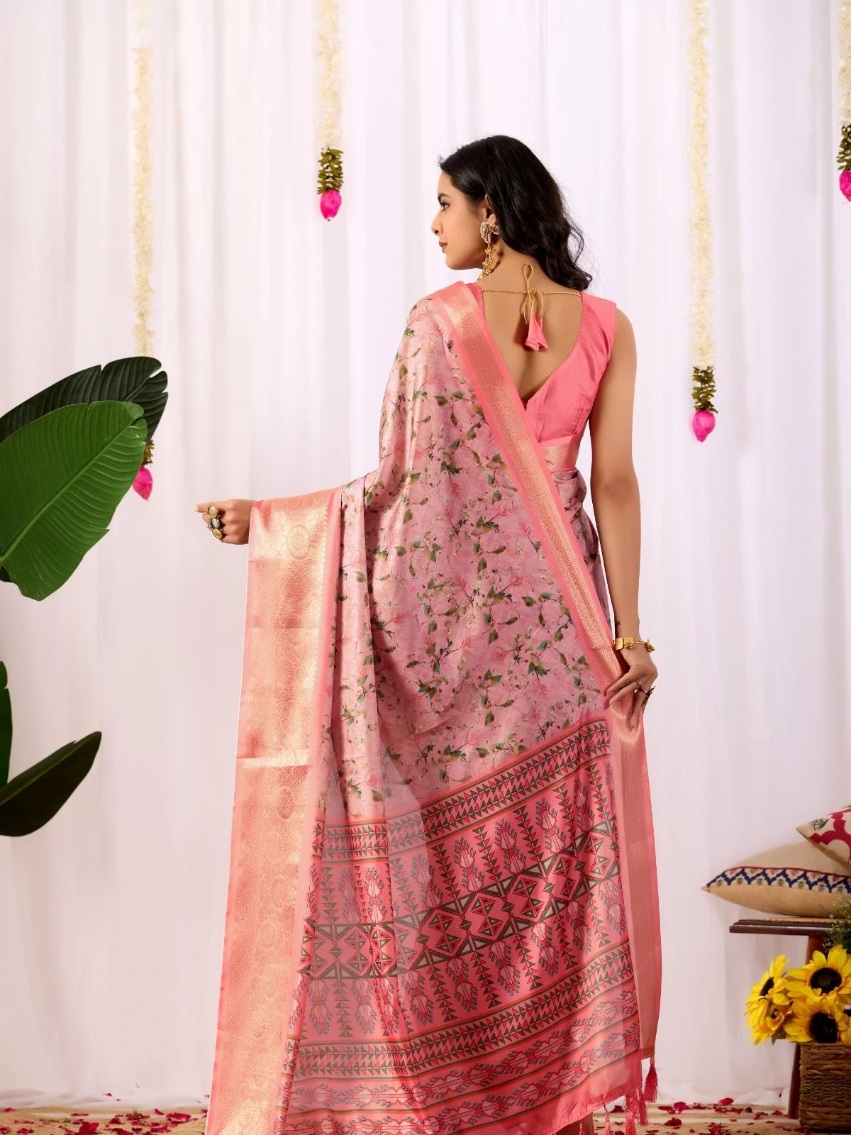 Odette Pink Silk Blend Printed Saree For Women - Image 3