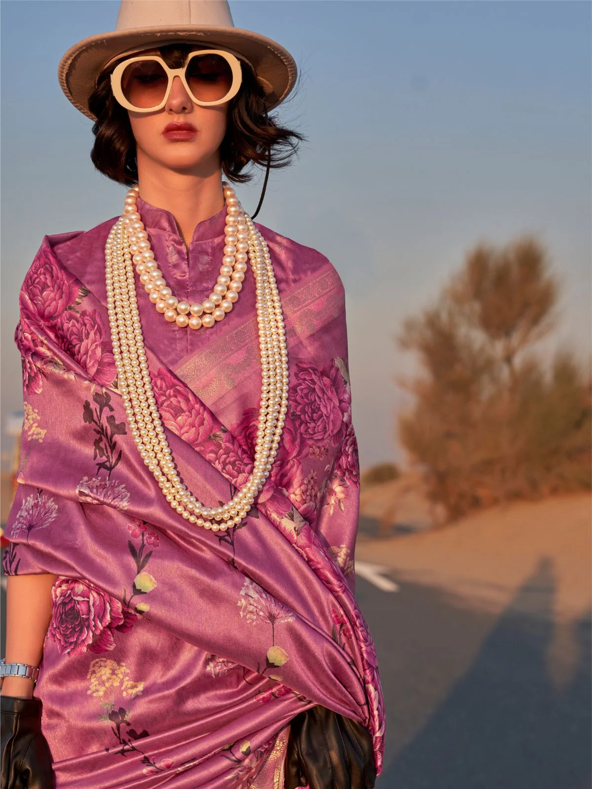Odette Pink Silk Blend Printed Saree With Unstitched Blouse For Women - Image 2