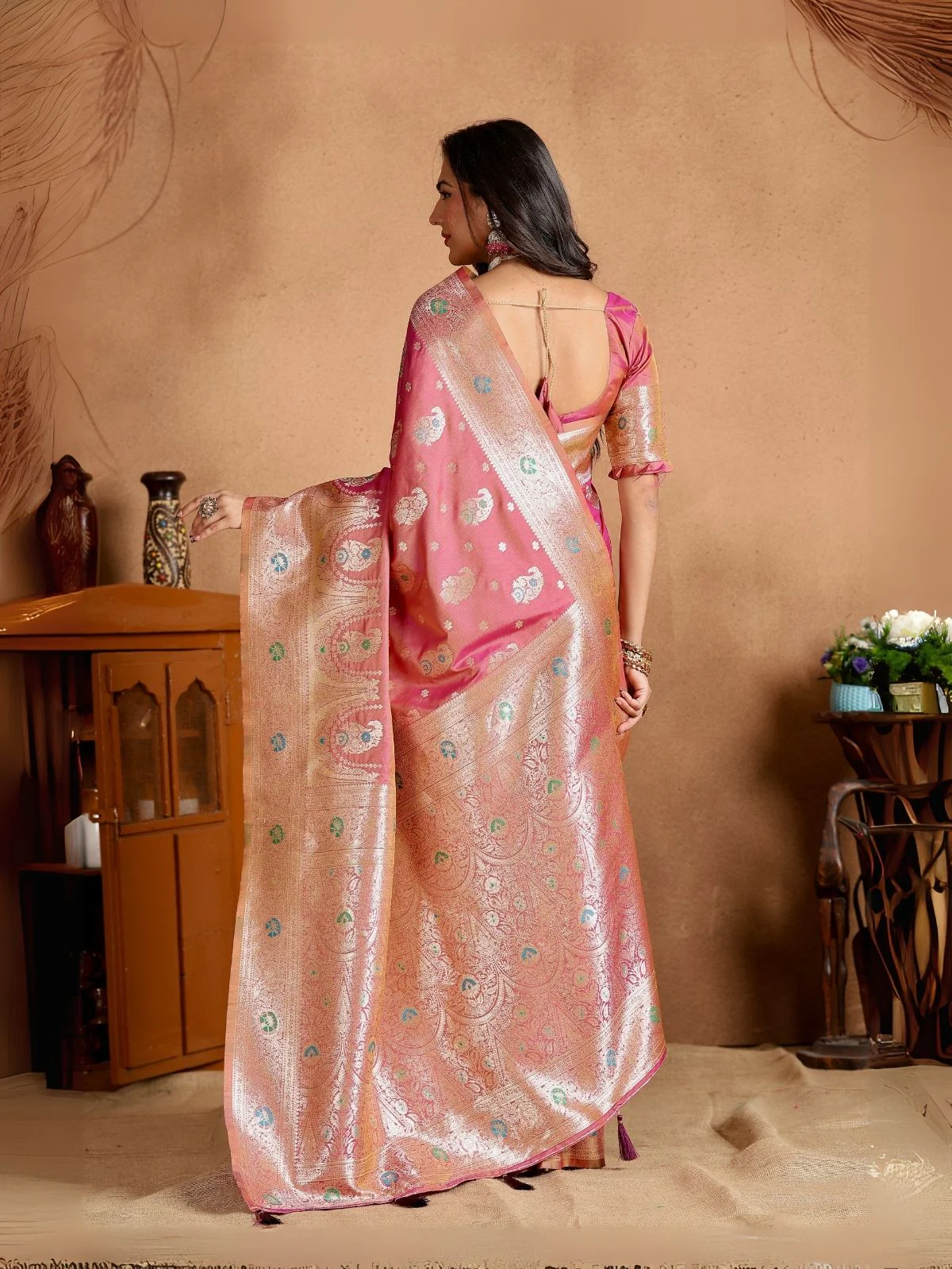 Odette Pink Silk Blend Woven Elegant Saree For Women - Image 2