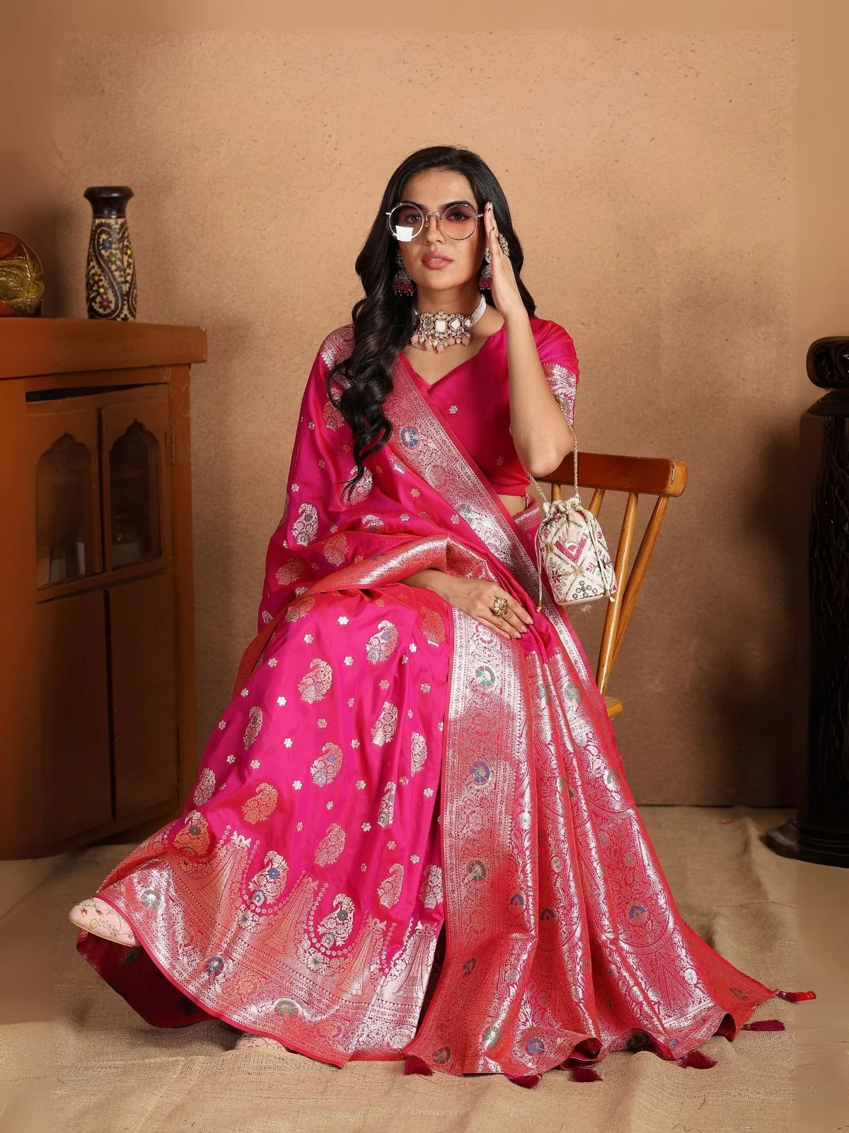 Odette Pink Silk Blend Woven Elegant Saree For Women - Image 4