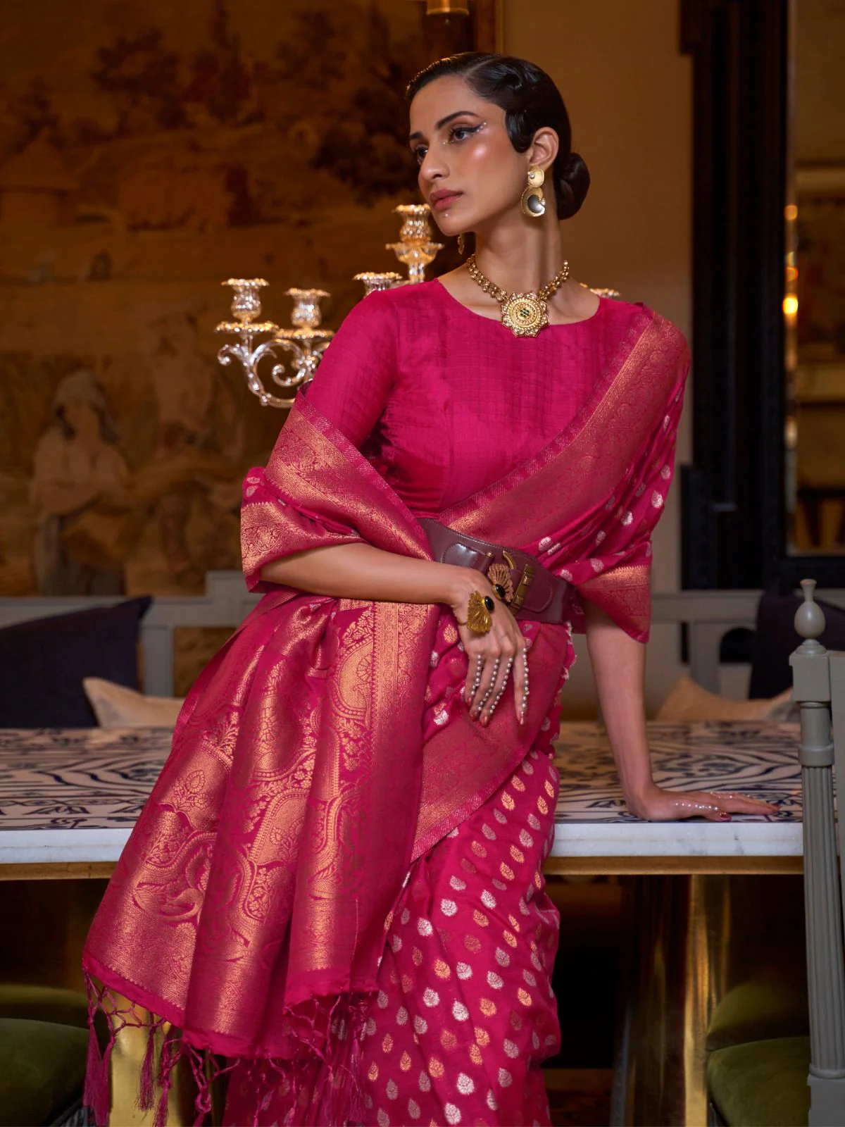 Odette Pink Silk Blend Woven Saree With Unstitched Blouse for Women - Image 2