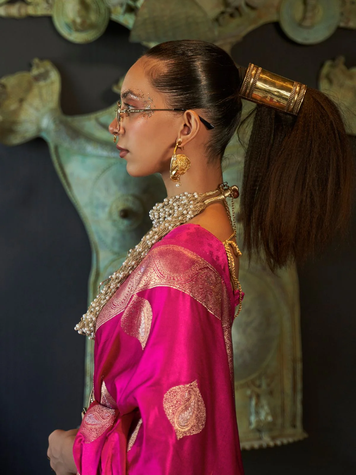 Odette Pink Silk Blend Woven Saree With Unstitched Blouse for Women - Image 2