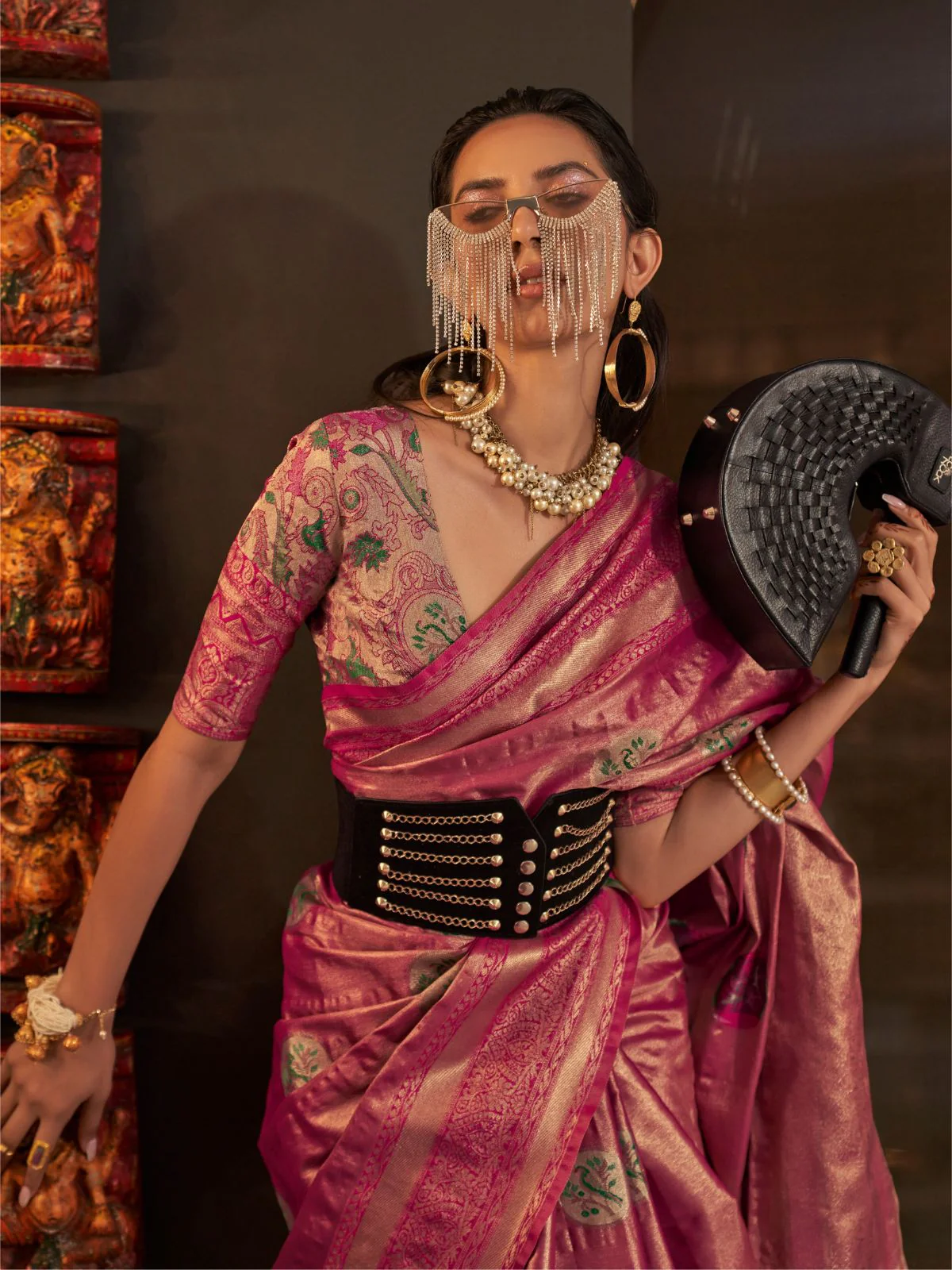 Odette Pink Silk Blend Woven Saree With Unstitched Blouse For  Women - Image 2