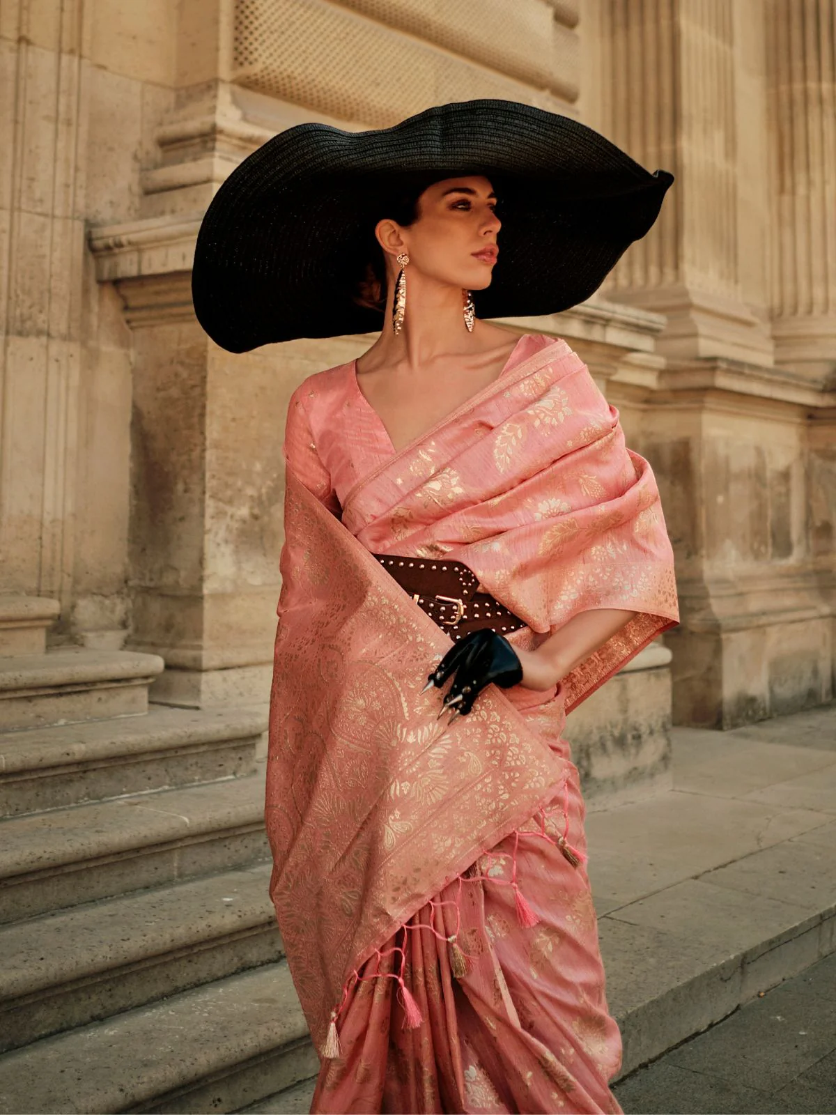 Odette Pink Silk Blend Woven Saree With Unstitched Blouse For Women - Image 2