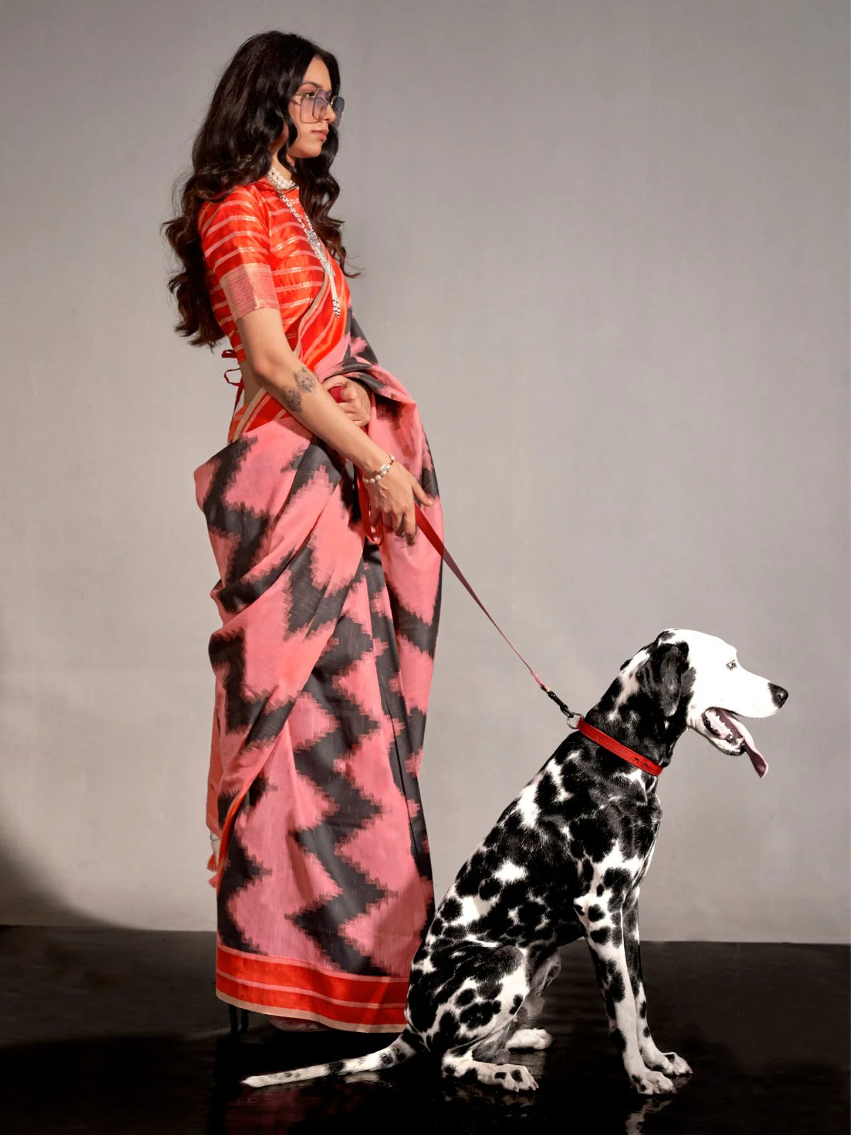 Odette Pink Silk Blend Woven Saree With Unstitched Blouse For Women - Image 2