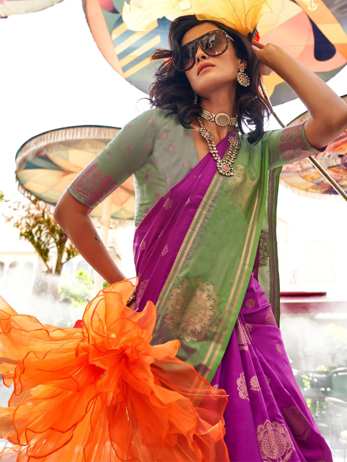 Odette Pink Silk Blend Woven Saree With Unstitched Blouse For Women - Image 2