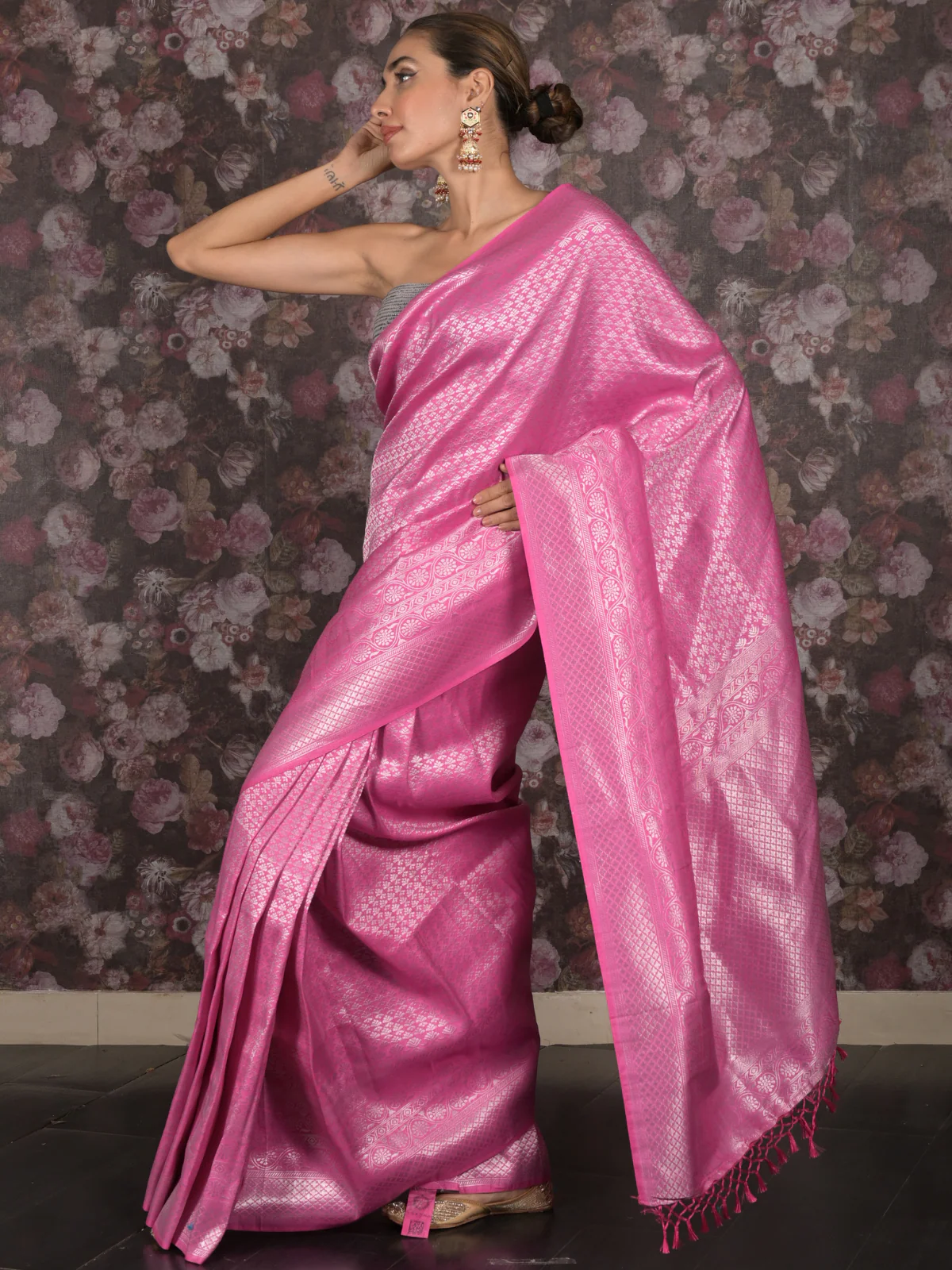 Odette Pink Silk Blend Woven Saree with Unstitched Blouse for Women - Image 3