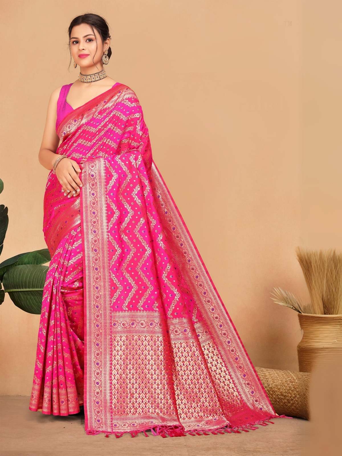 Odette Pink Woven Banarasi Silk Saree With Unstitched Blouse for Women